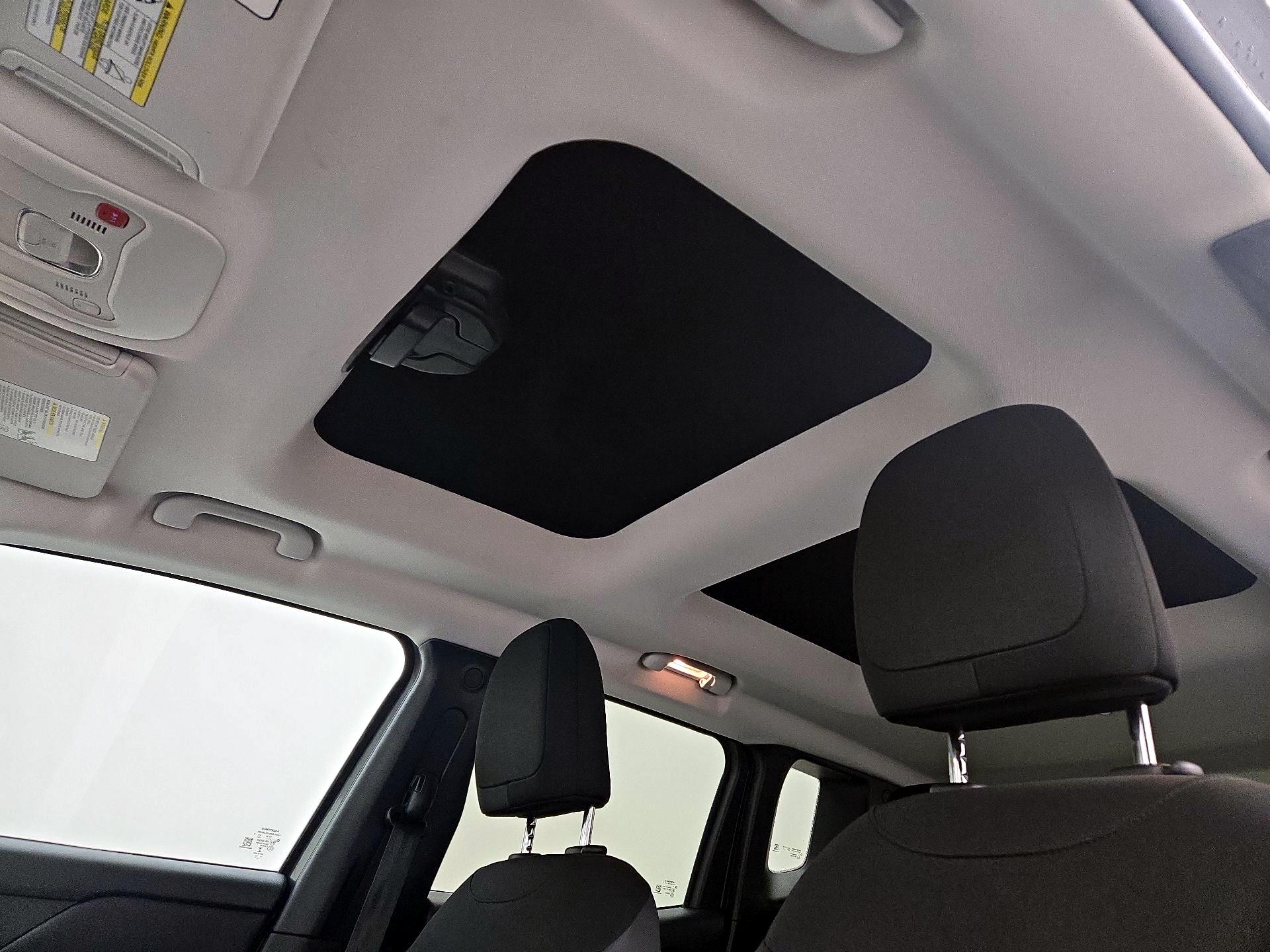 Thumbnail: 2017 Jeep Renegade - 20