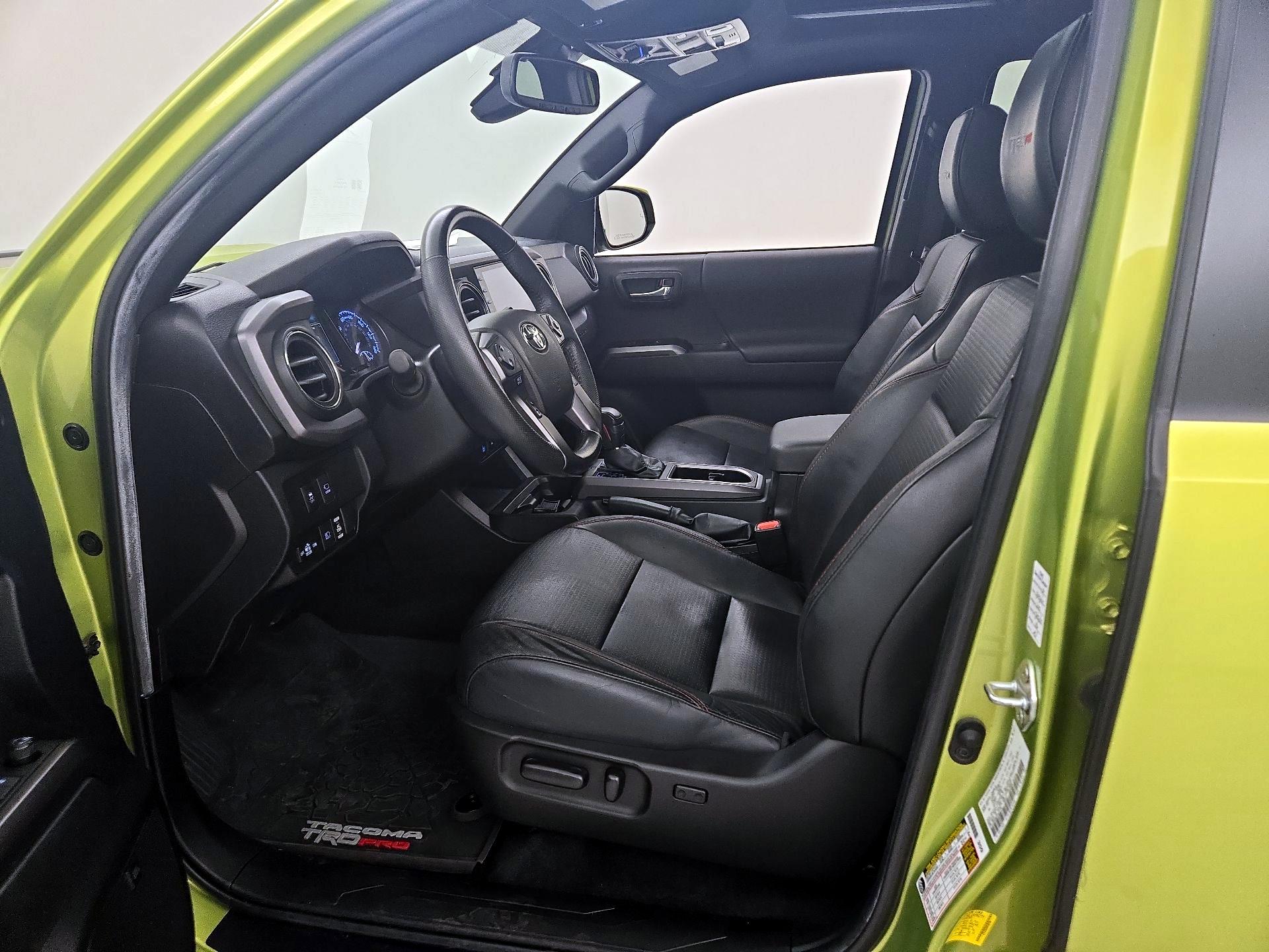 Thumbnail: 2022 Toyota Tacoma - 11