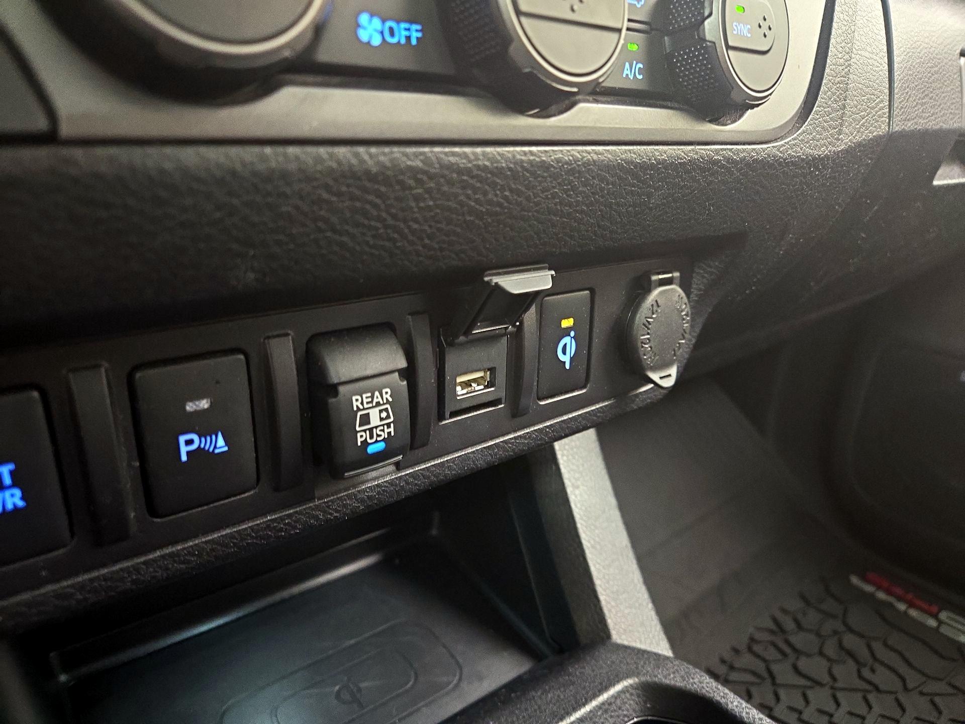 Thumbnail: 2022 Toyota Tacoma - 19