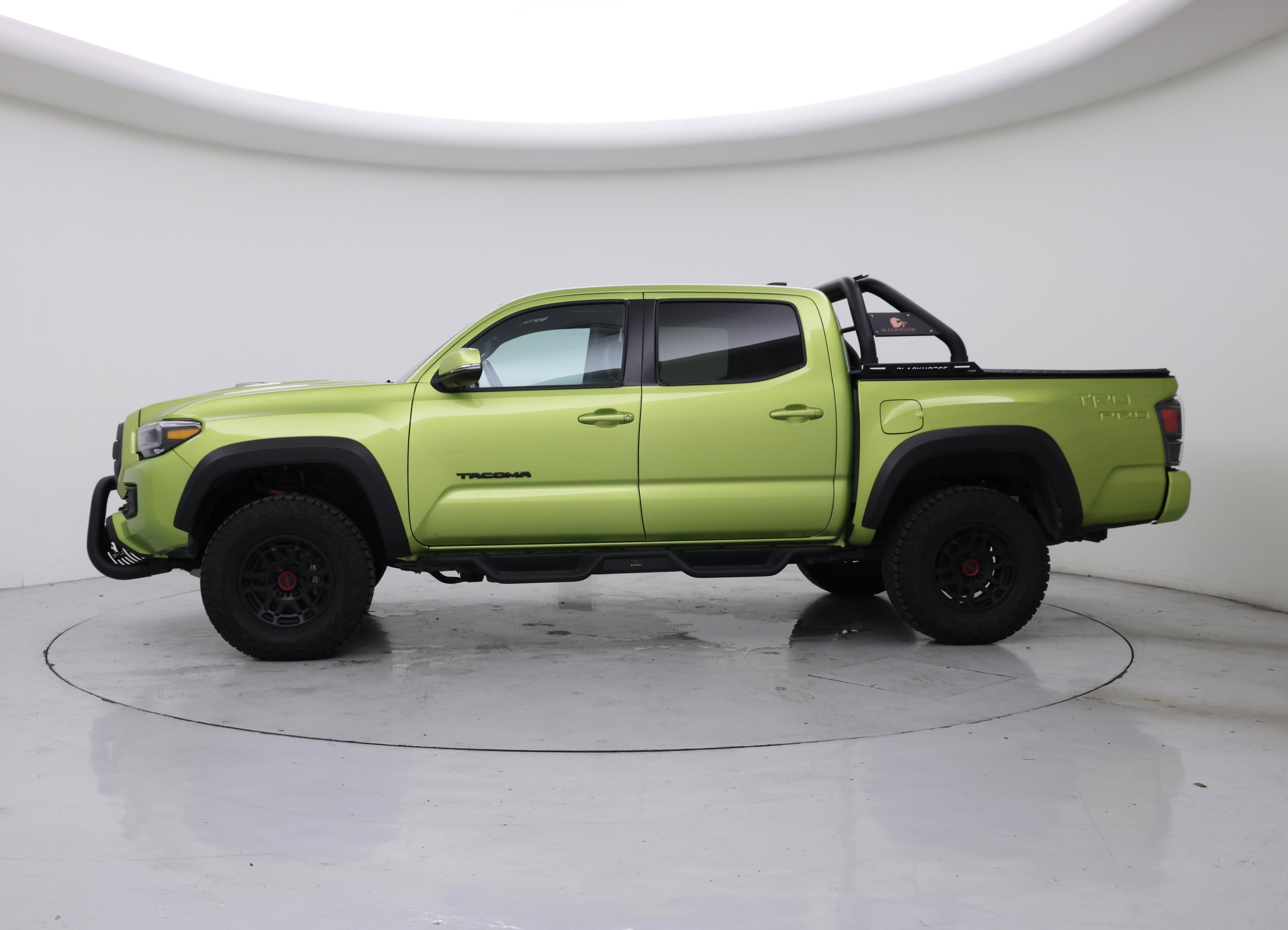 Thumbnail: 2022 Toyota Tacoma - 3