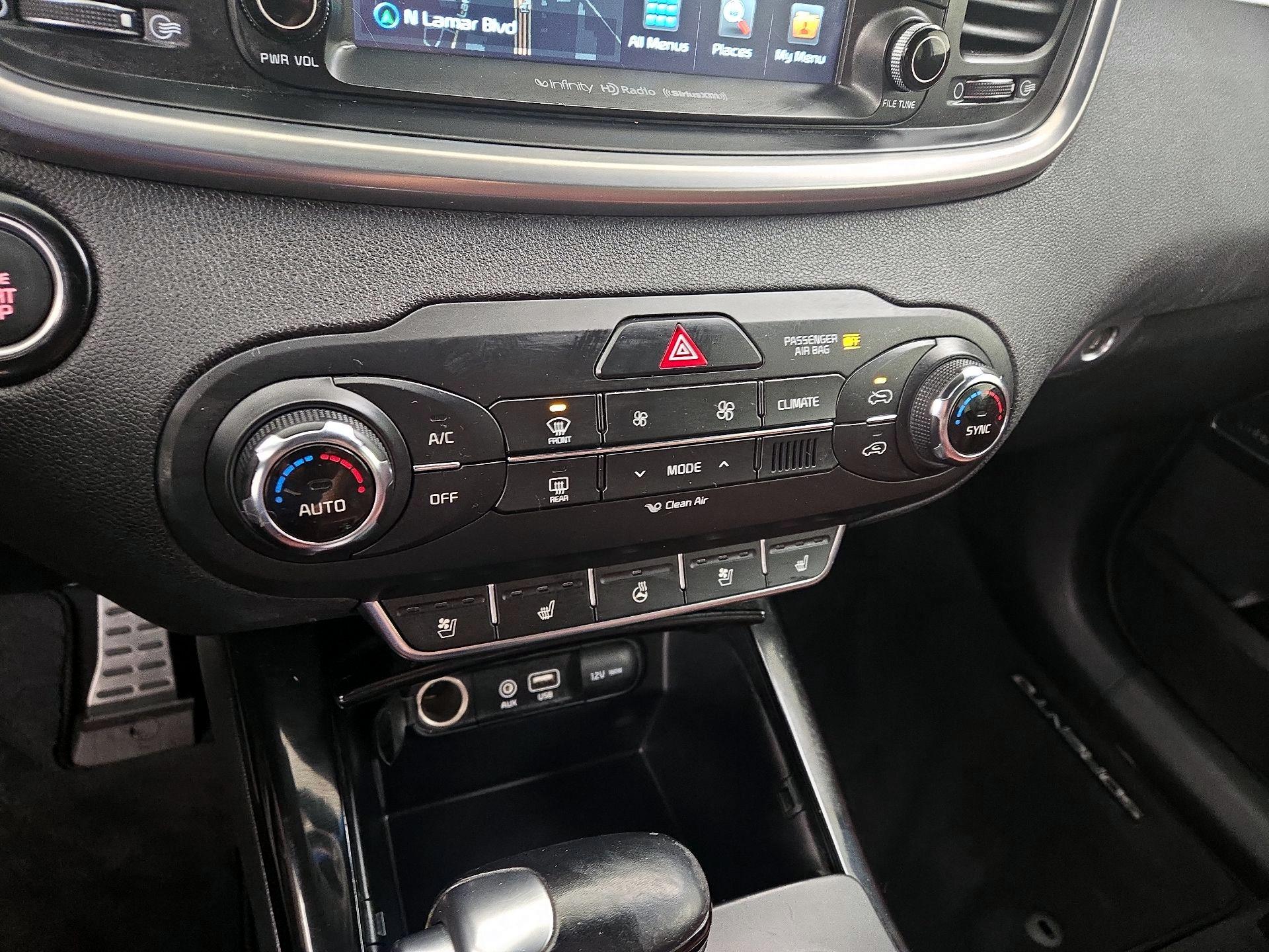 Thumbnail: 2016 Kia Sorento - 17