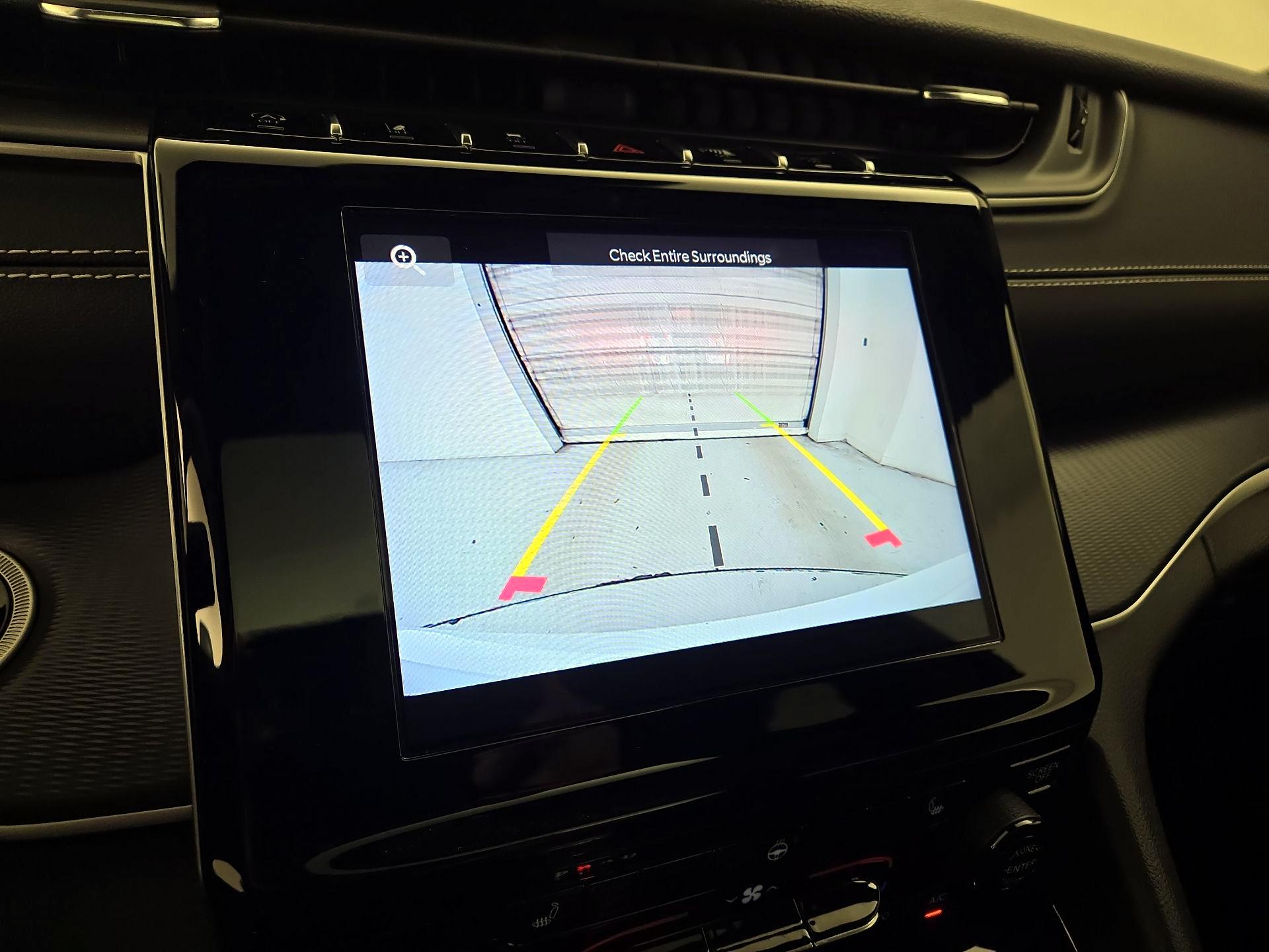 Thumbnail: 2023 Jeep Grand Cherokee - 14