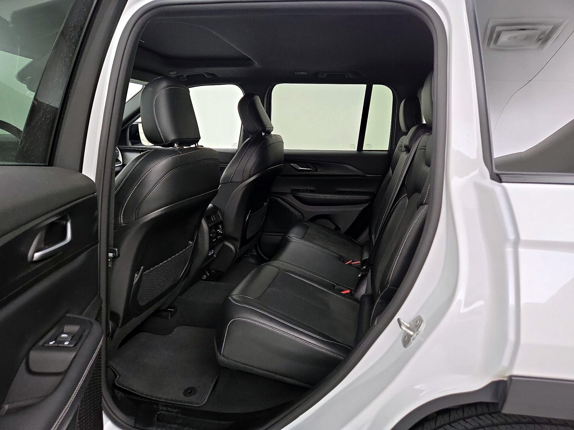 Thumbnail: 2023 Jeep Grand Cherokee - 20