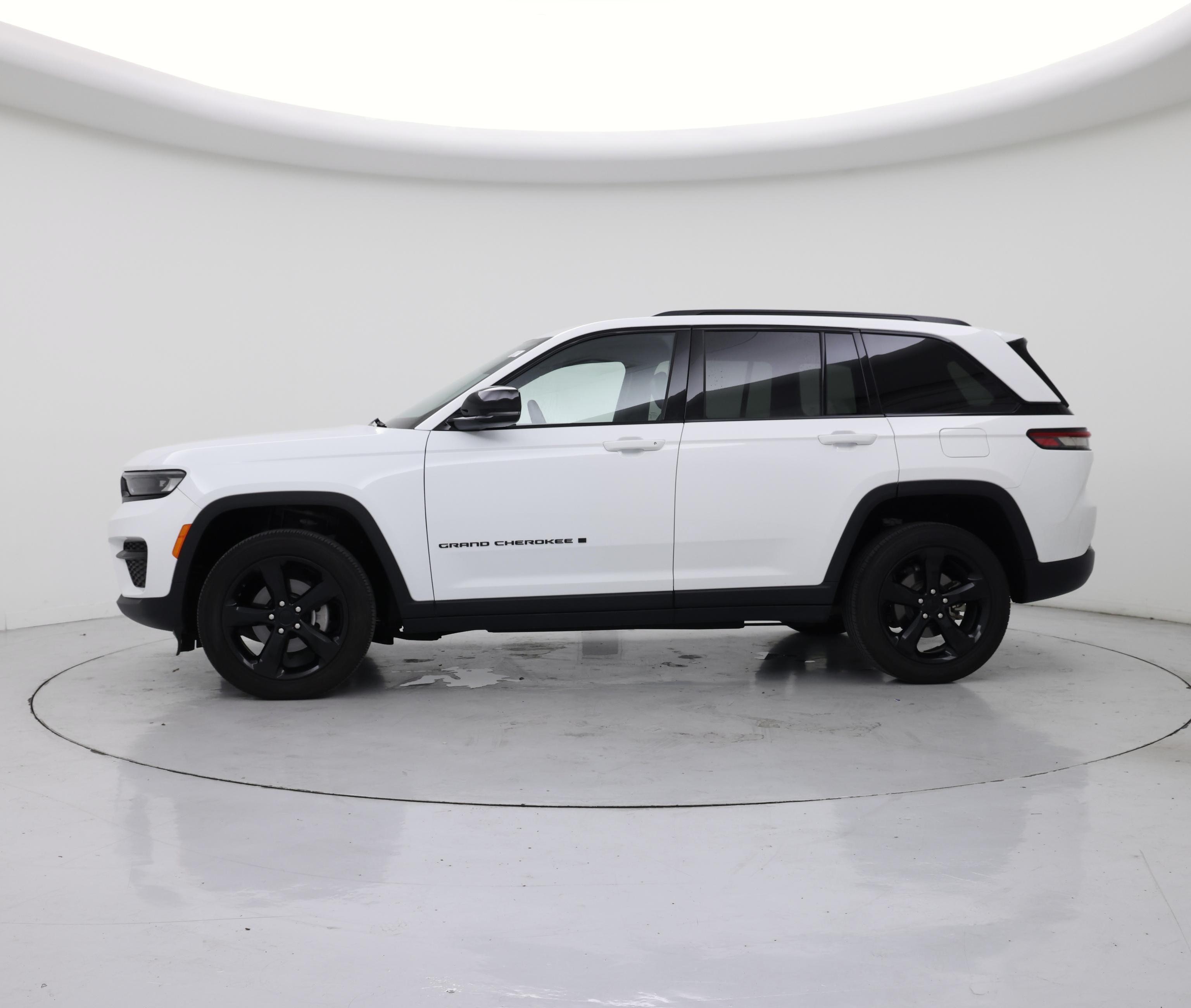 Thumbnail: 2023 Jeep Grand Cherokee - 3
