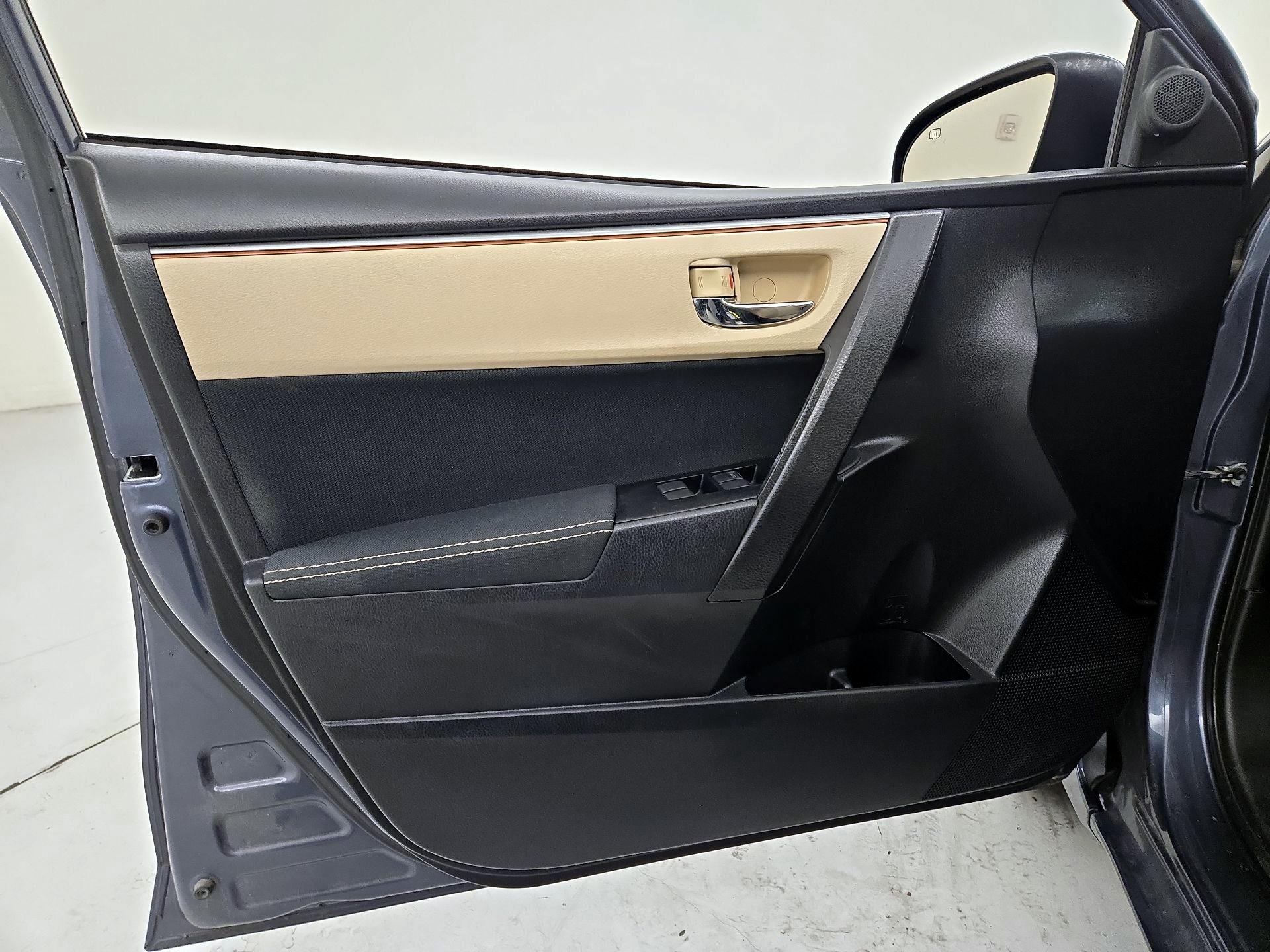 Thumbnail: 2014 Toyota Corolla - 12