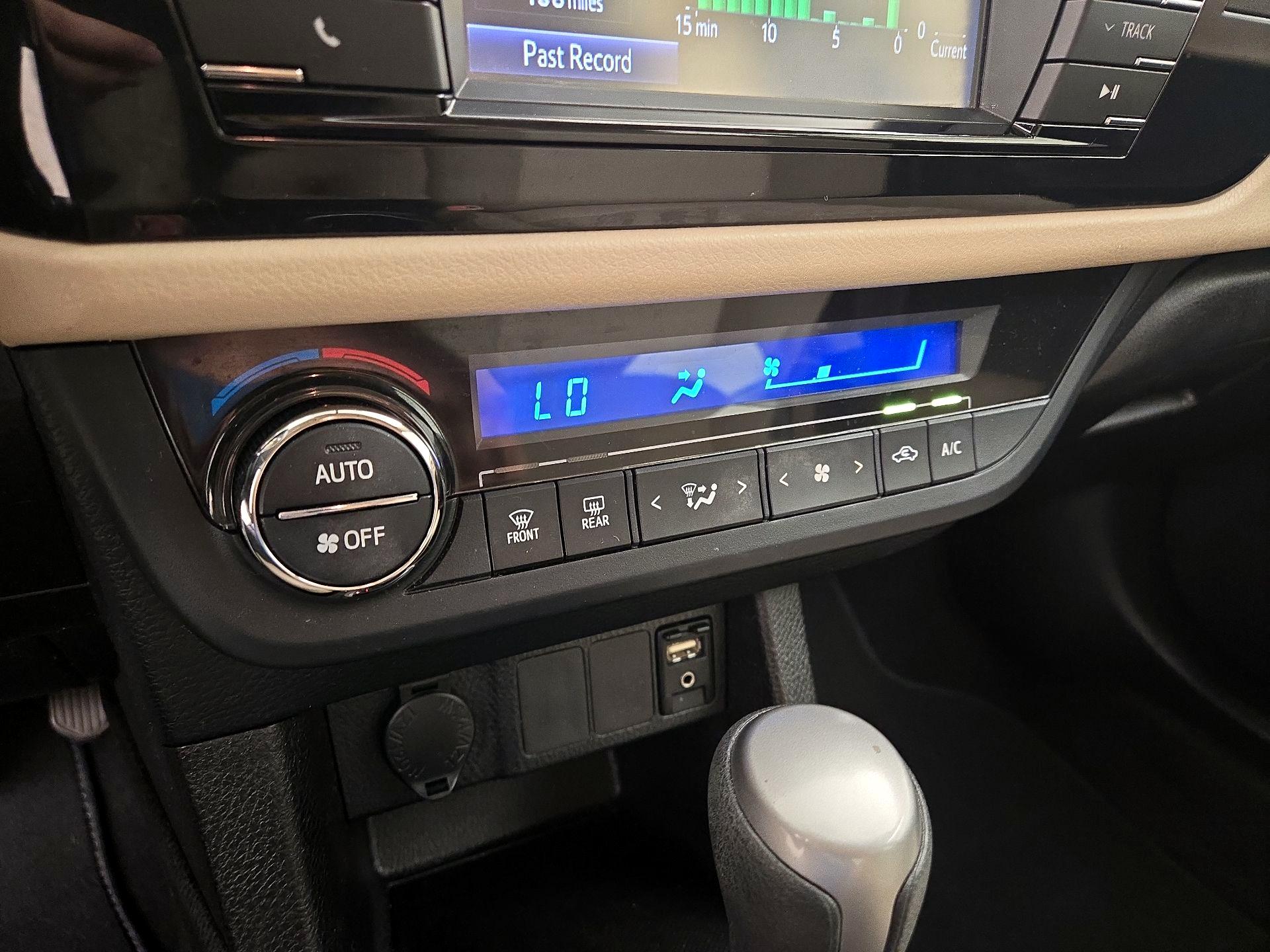 Thumbnail: 2014 Toyota Corolla - 16