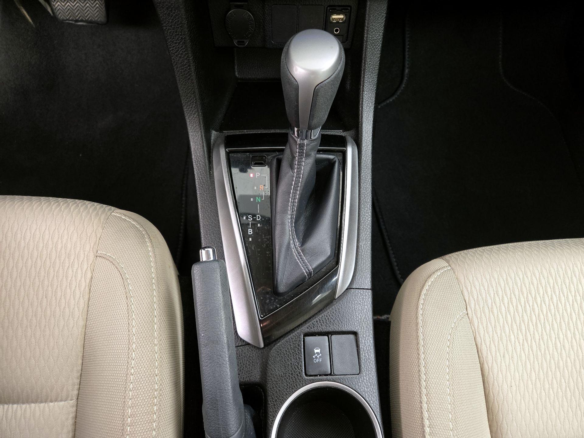 Thumbnail: 2014 Toyota Corolla - 17