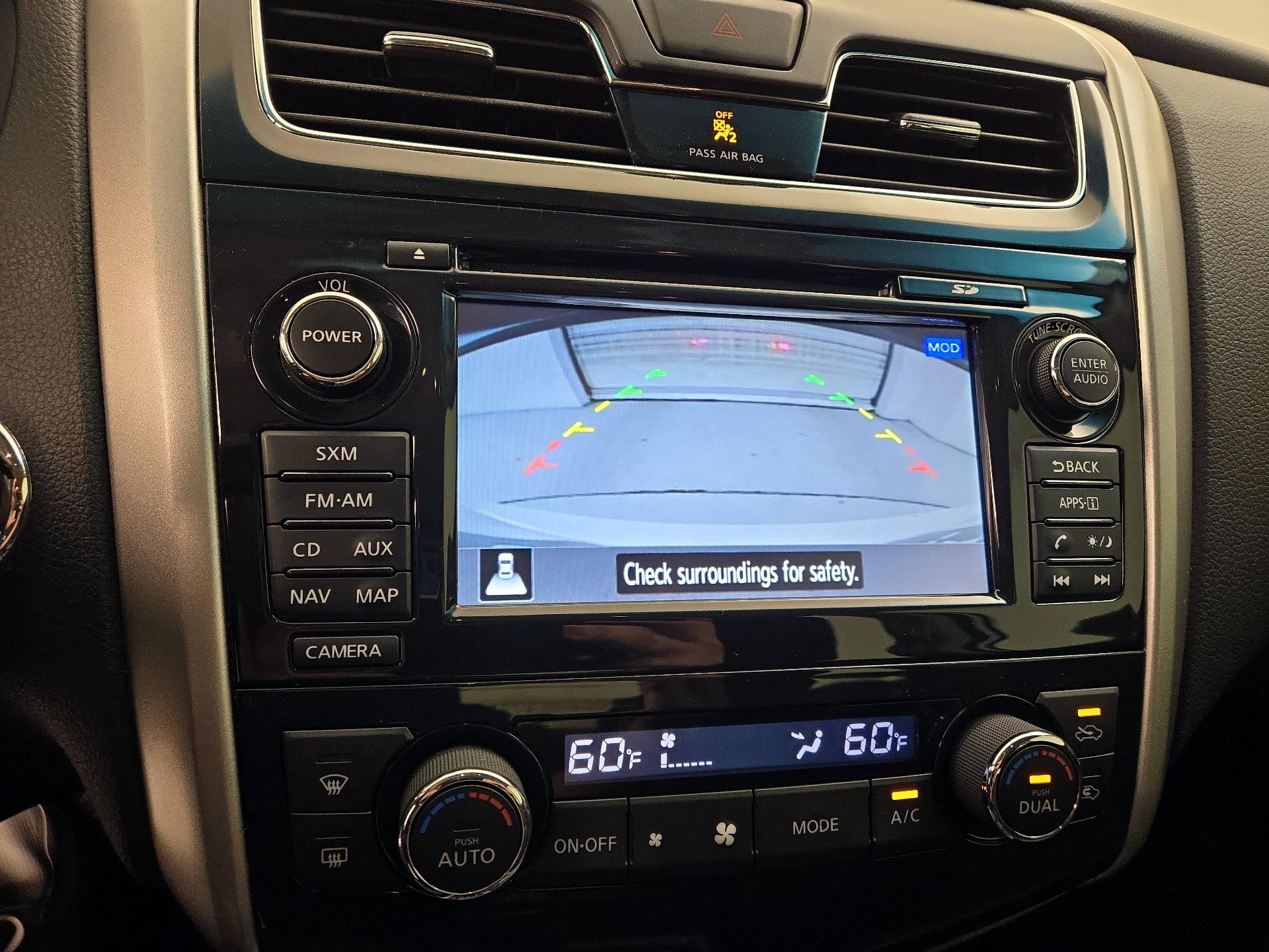 Thumbnail: 2015 Nissan Altima - 14