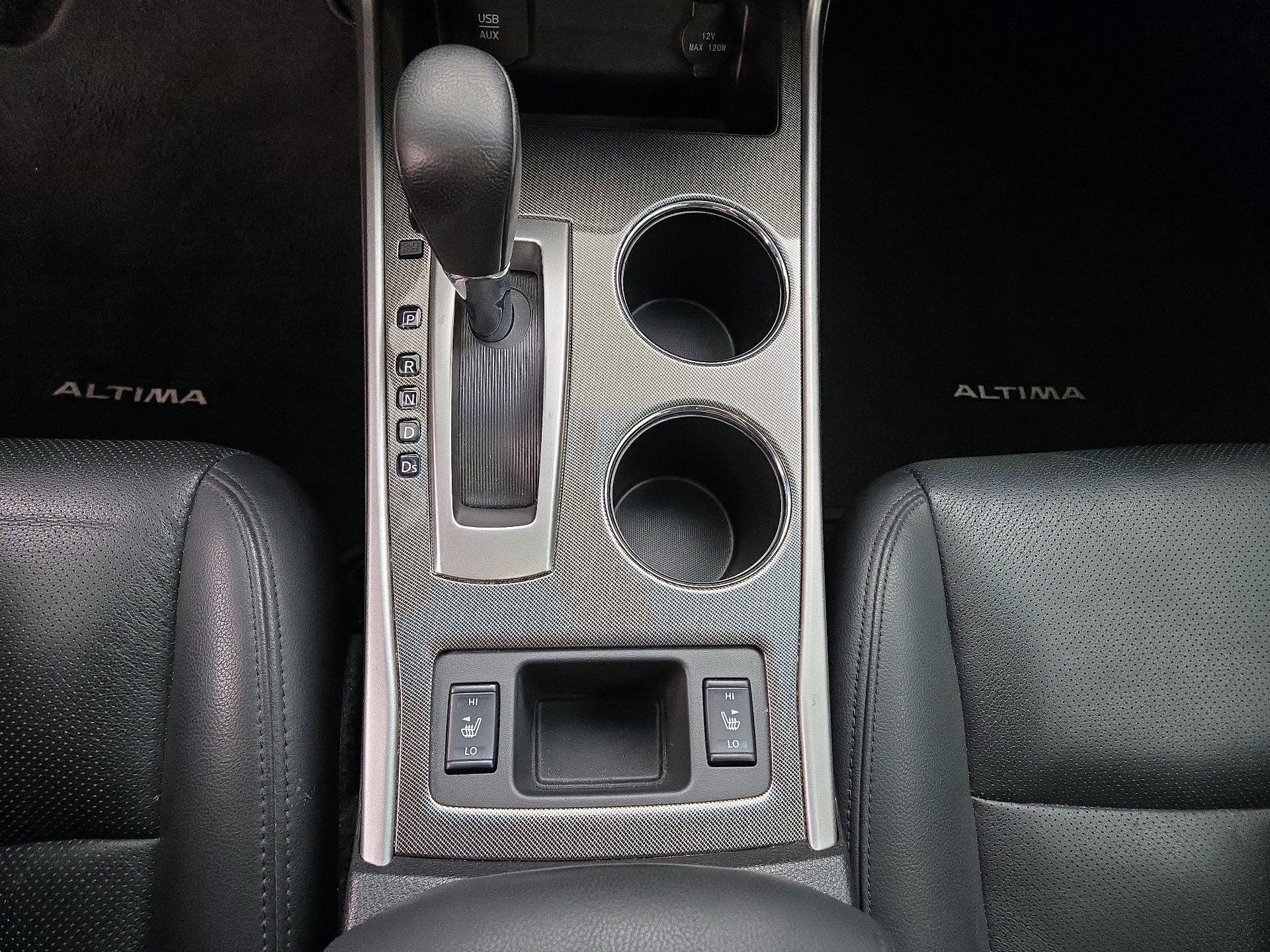 Thumbnail: 2015 Nissan Altima - 17