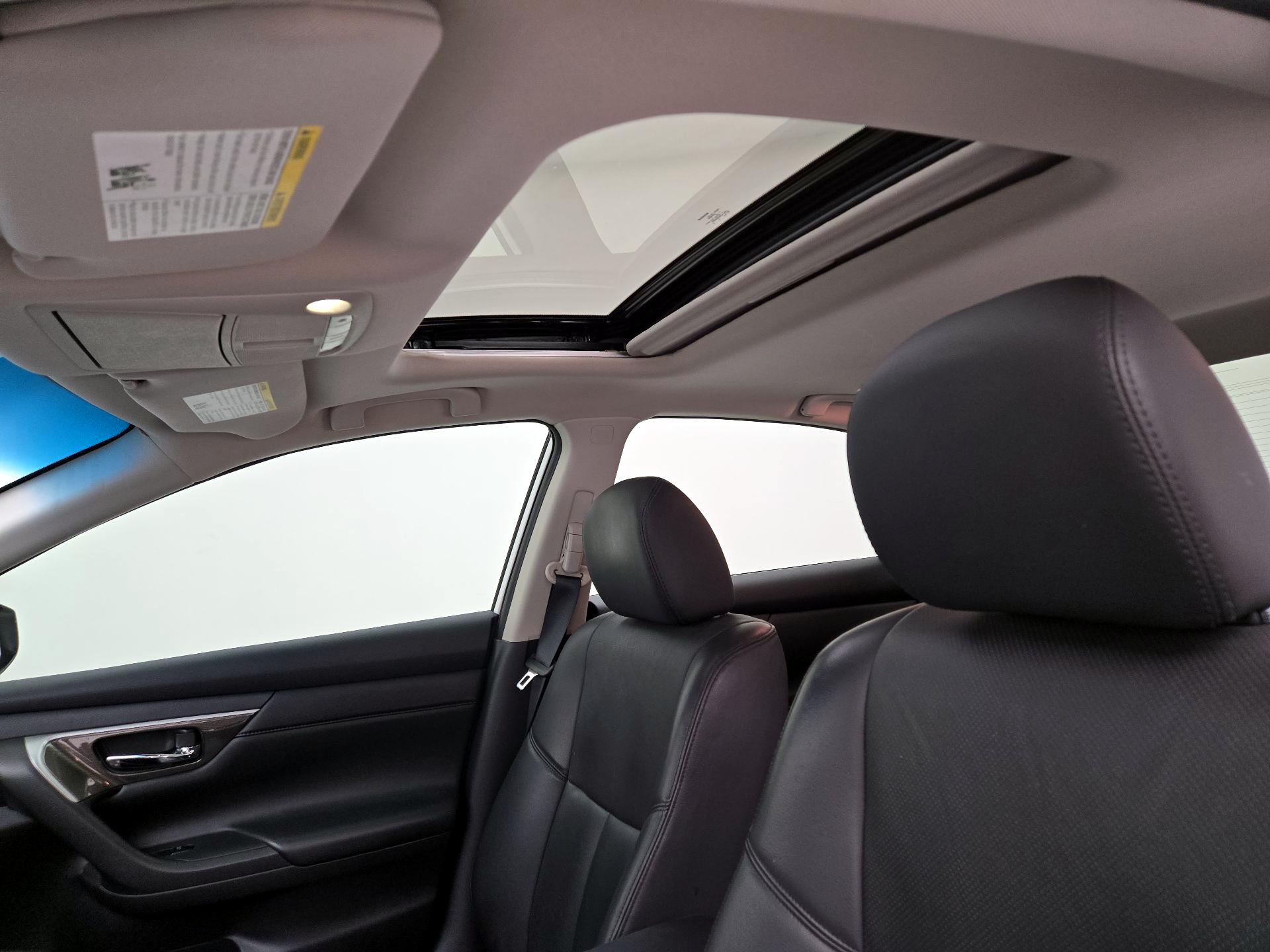 Thumbnail: 2015 Nissan Altima - 19