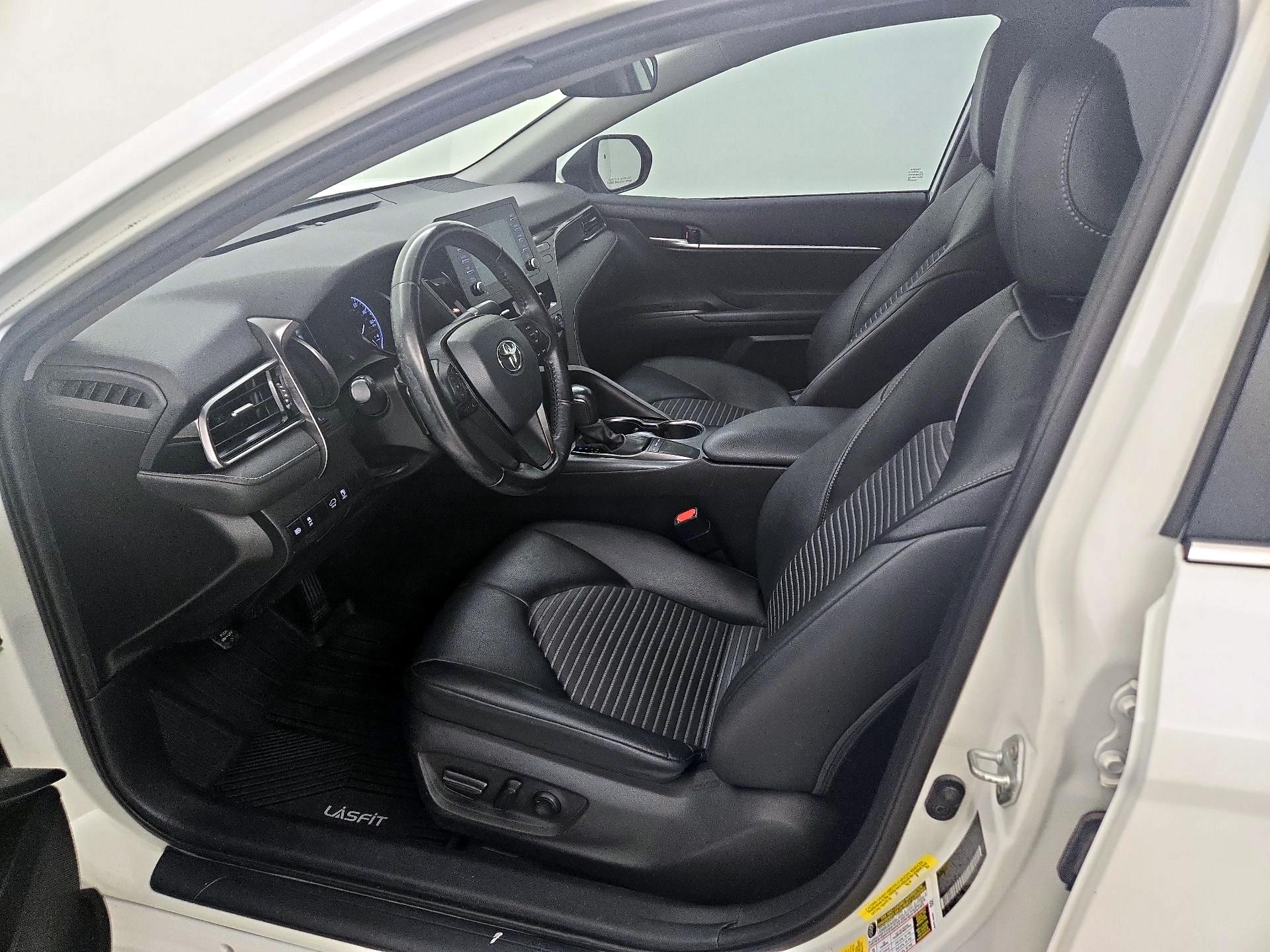 Thumbnail: 2022 Toyota Camry - 11