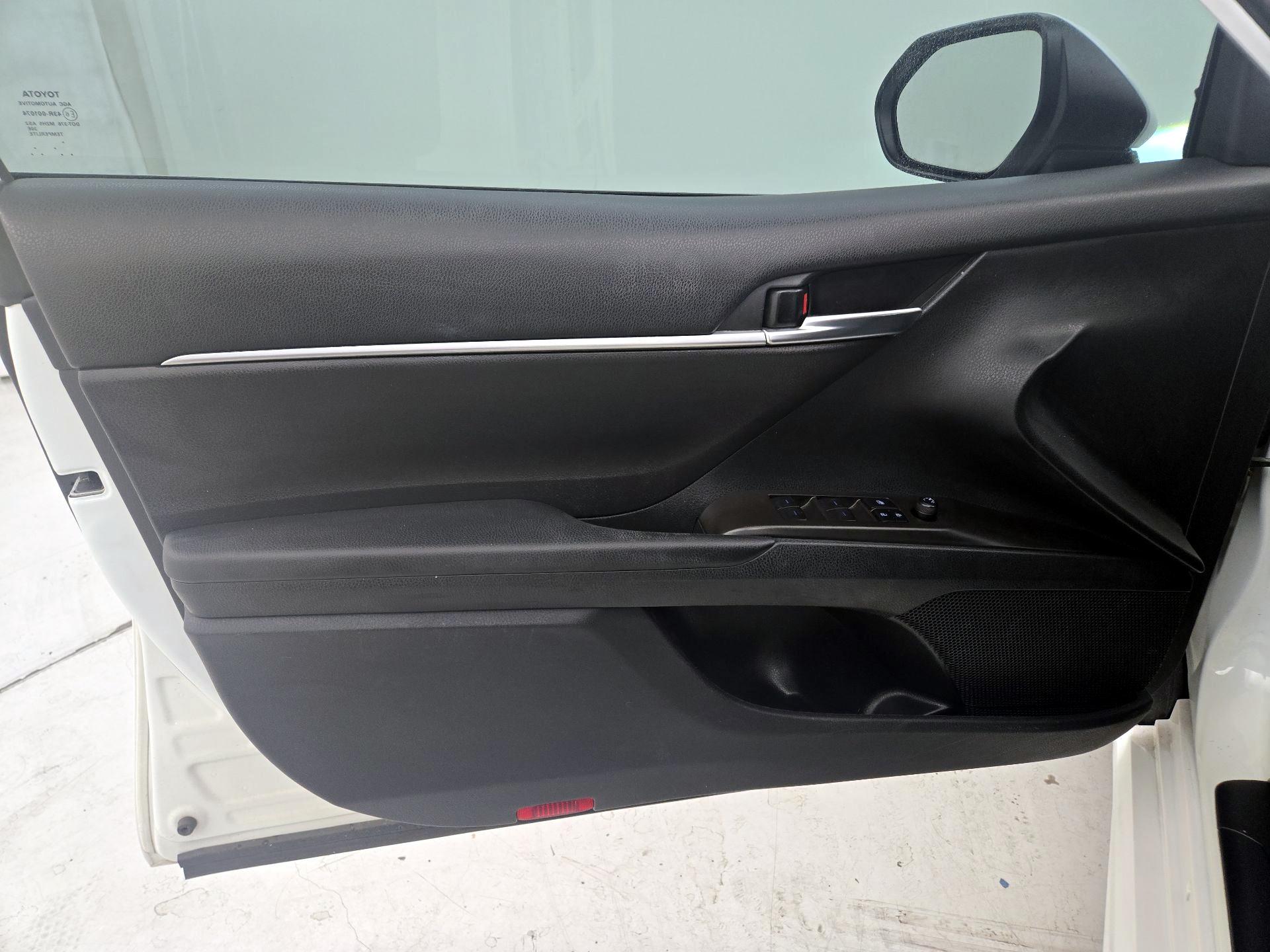 Thumbnail: 2022 Toyota Camry - 12