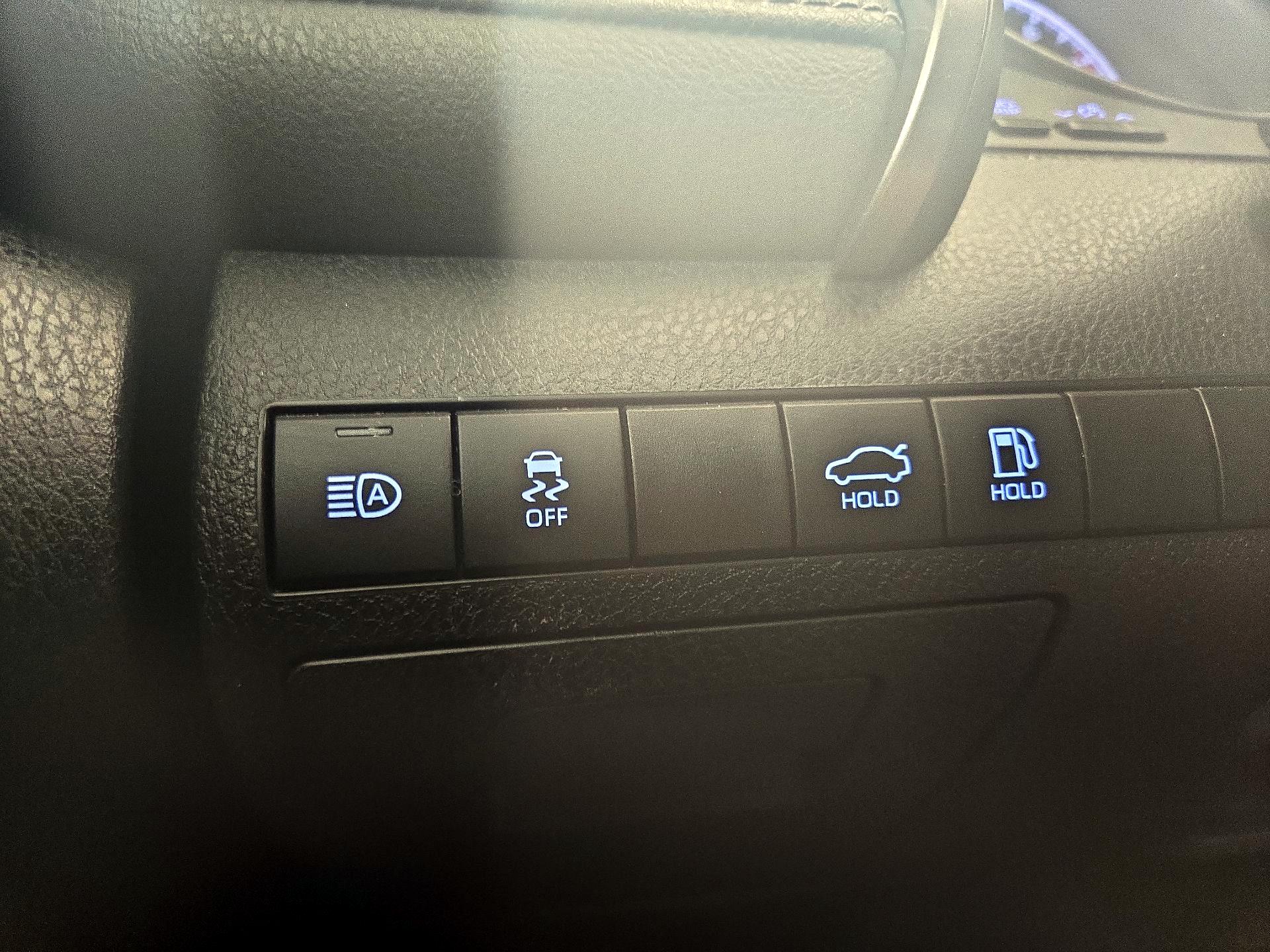 Thumbnail: 2022 Toyota Camry - 13