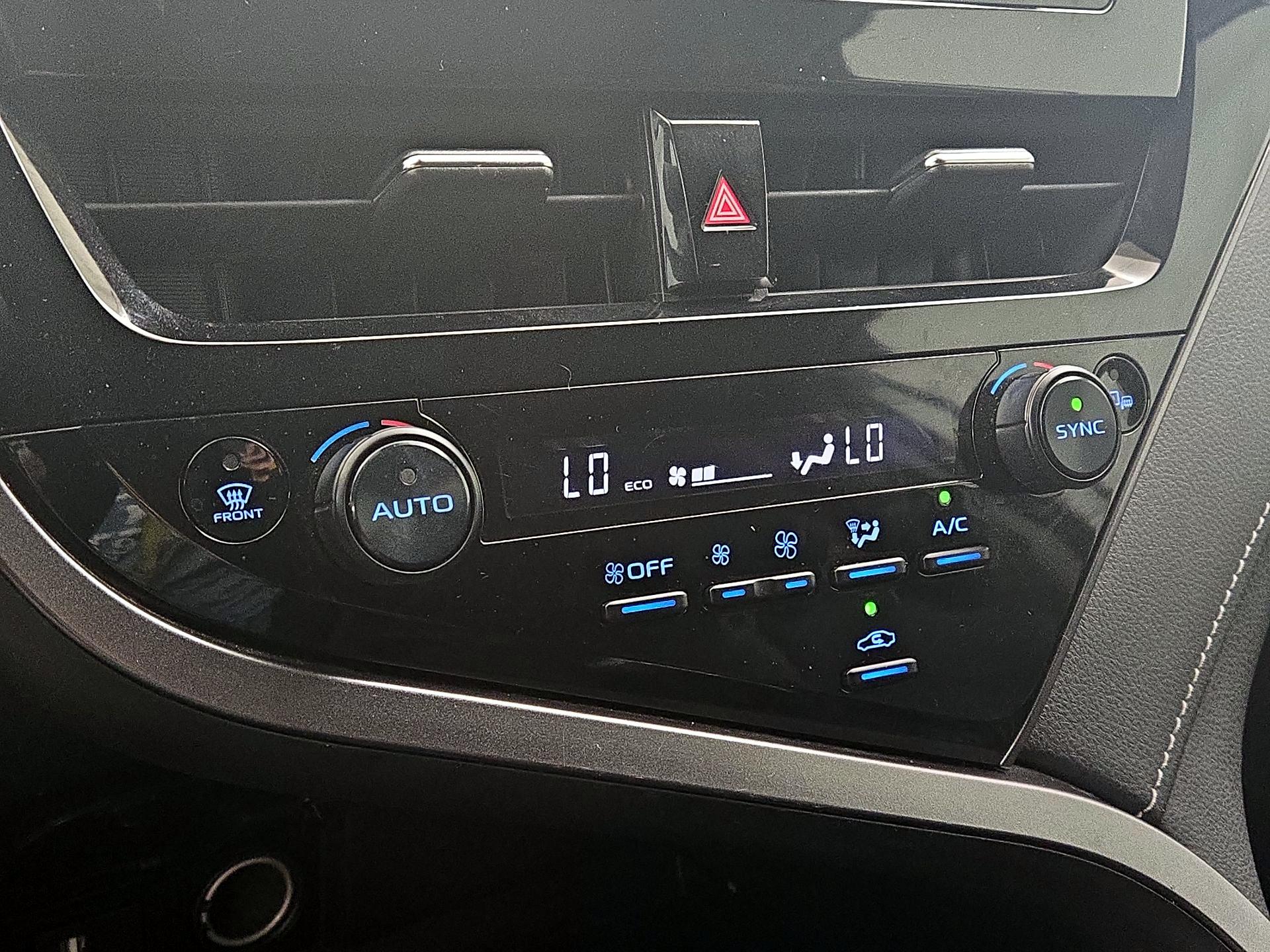 Thumbnail: 2022 Toyota Camry - 16