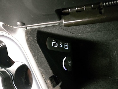 USB/AUX Ports