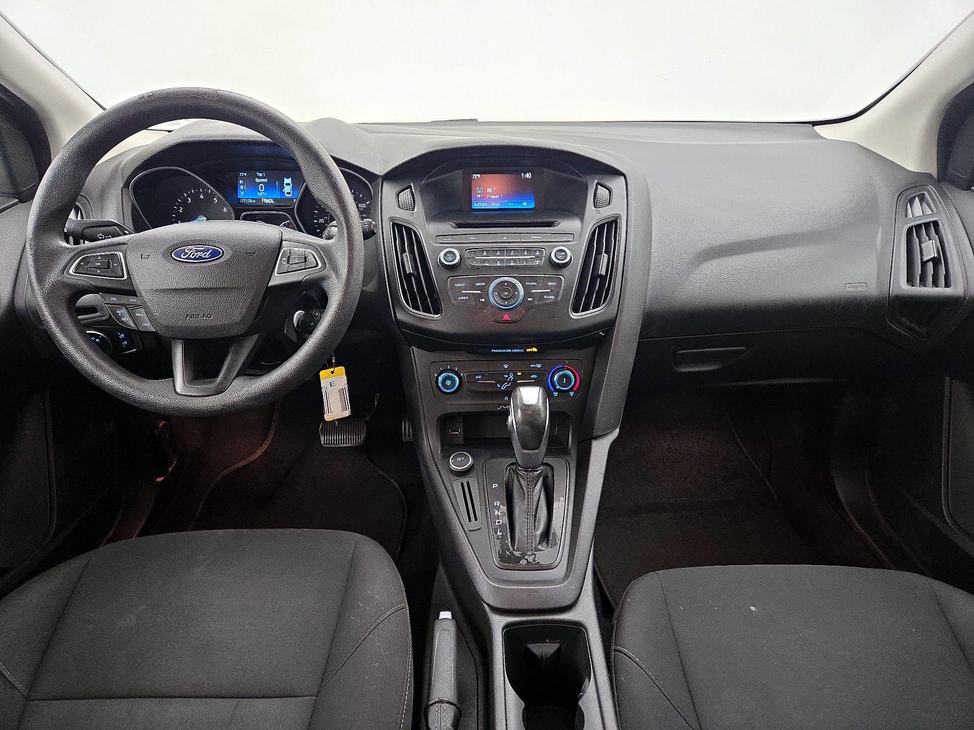 Thumbnail: 2015 Ford Focus - 9