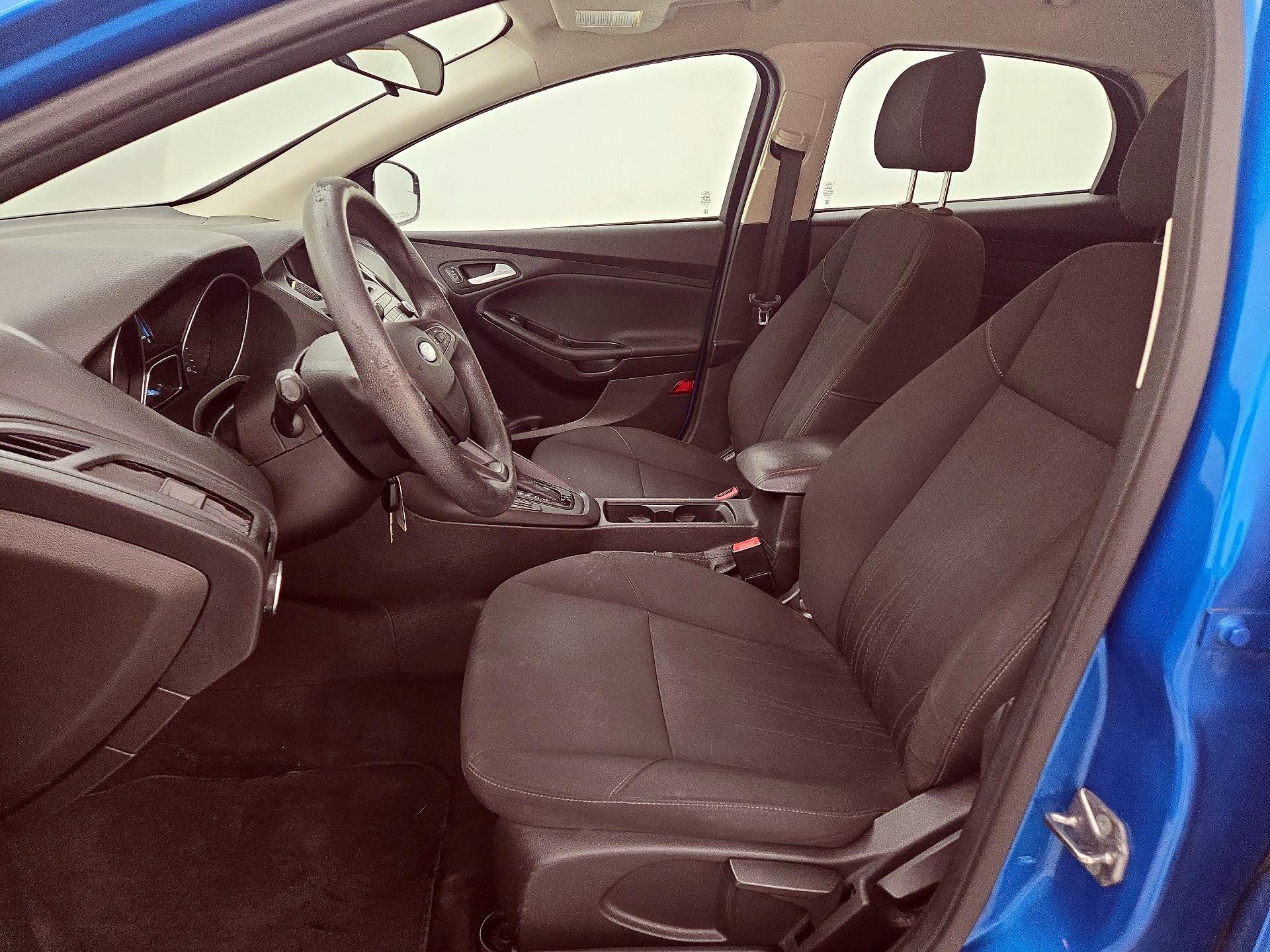 Thumbnail: 2015 Ford Focus - 11