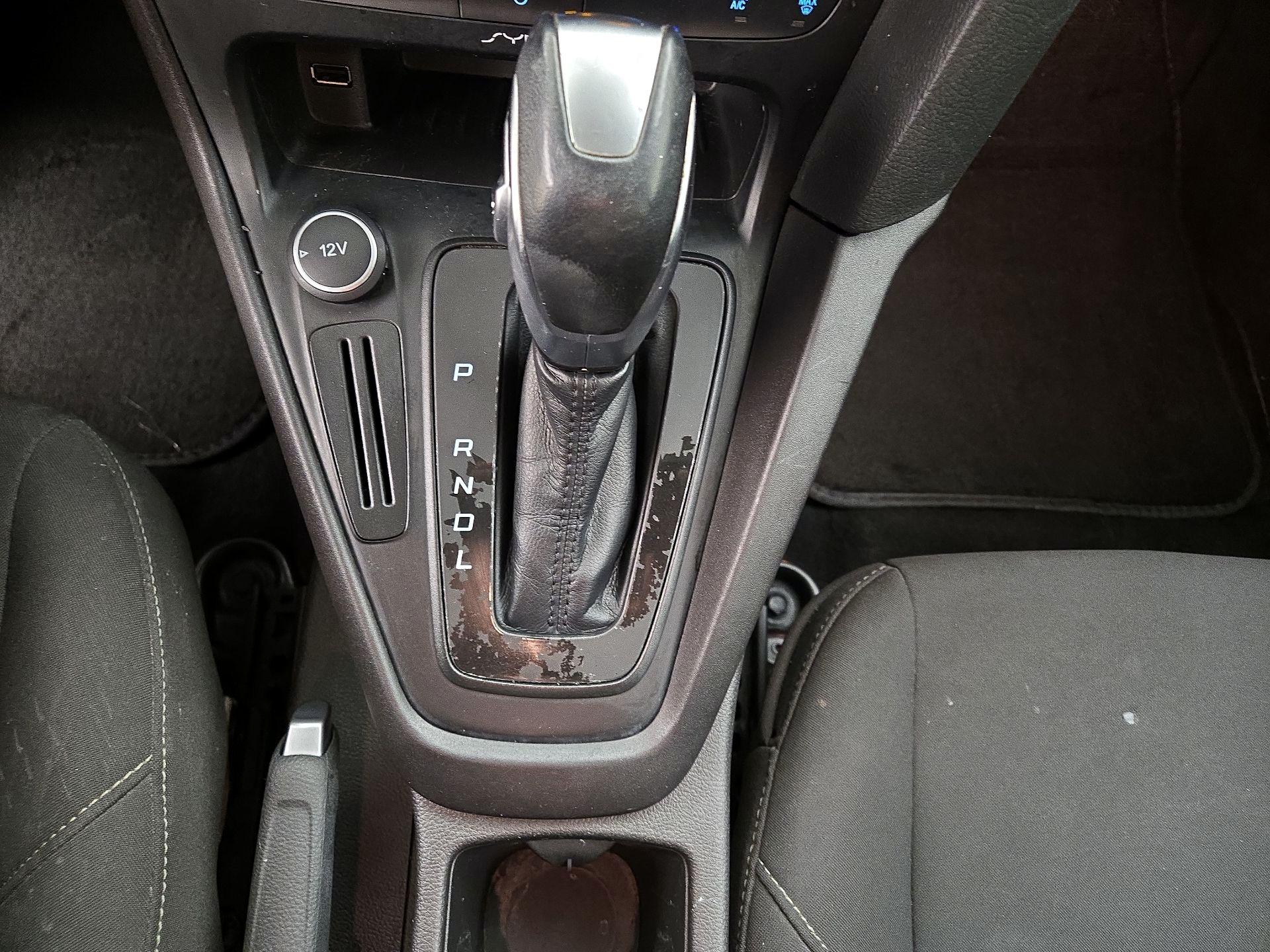 Thumbnail: 2015 Ford Focus - 17