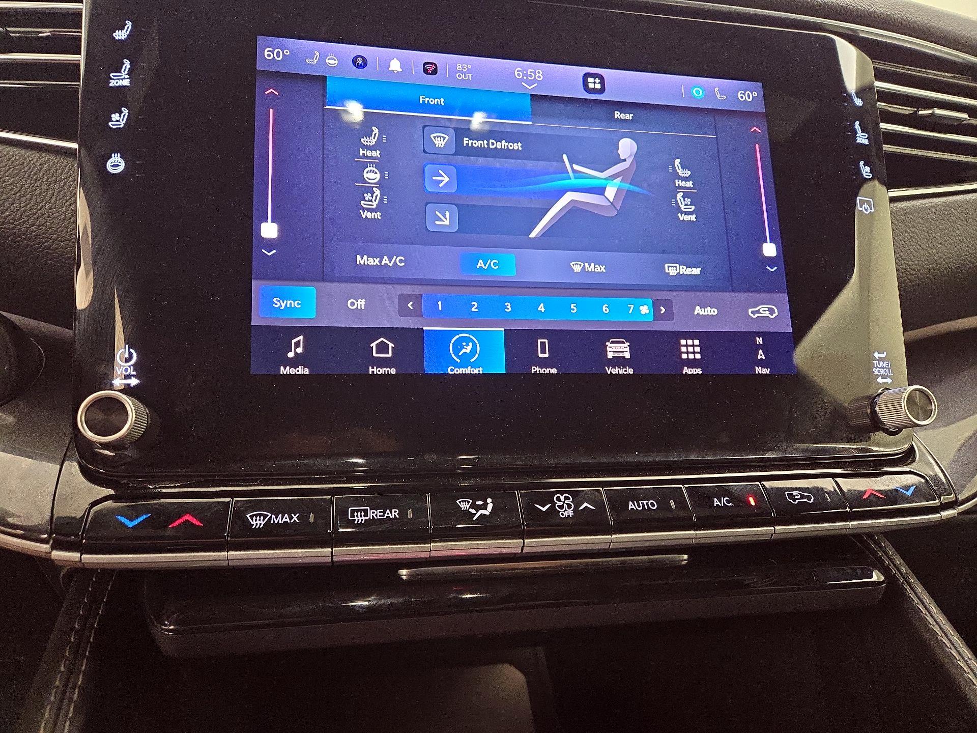 Thumbnail: 2024 Jeep Wagoneer - 17