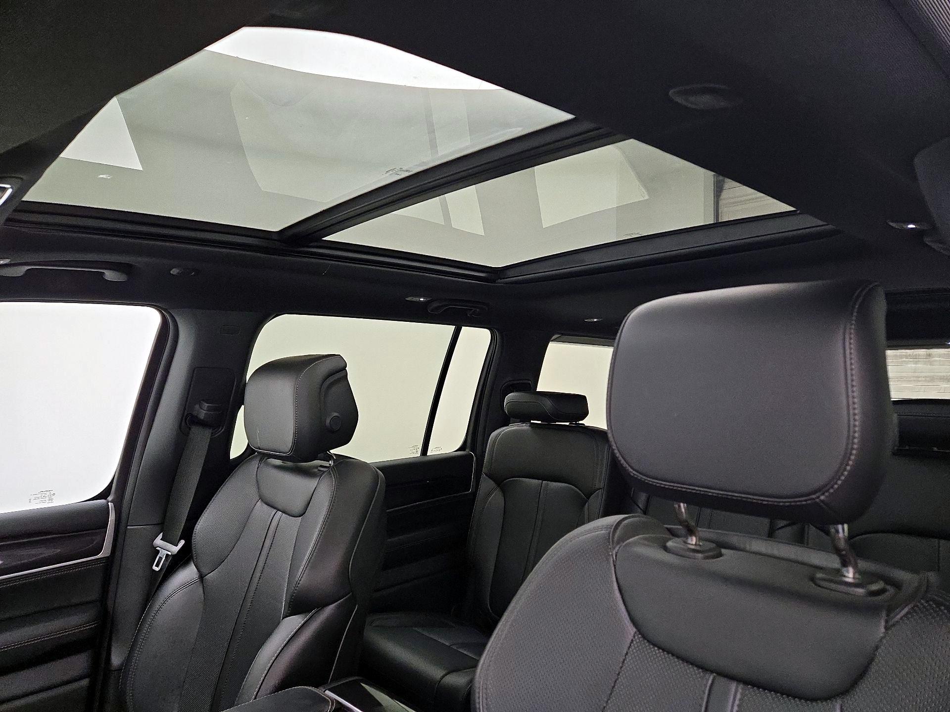 Thumbnail: 2024 Jeep Wagoneer - 20