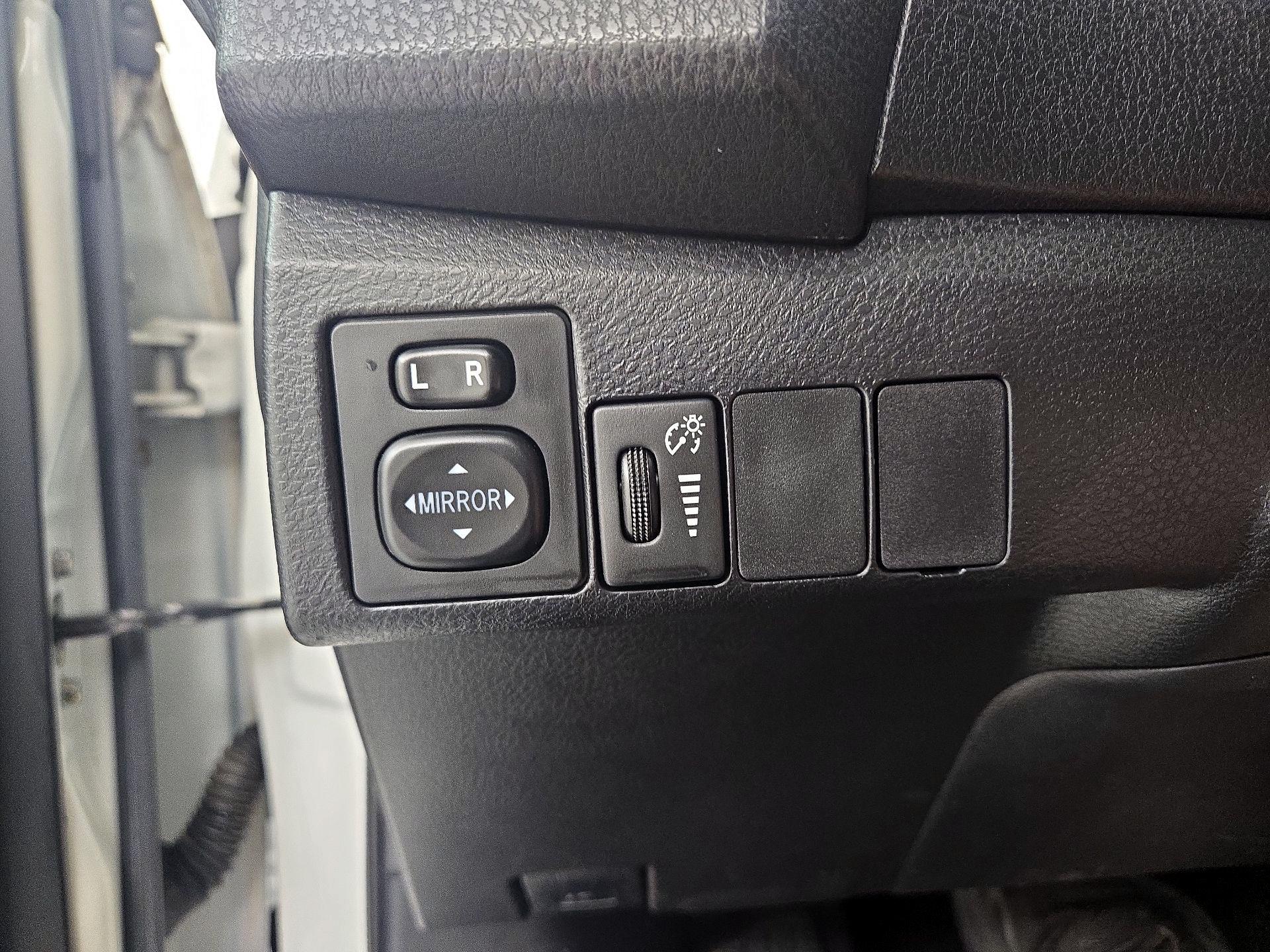 Thumbnail: 2015 Toyota Corolla - 13