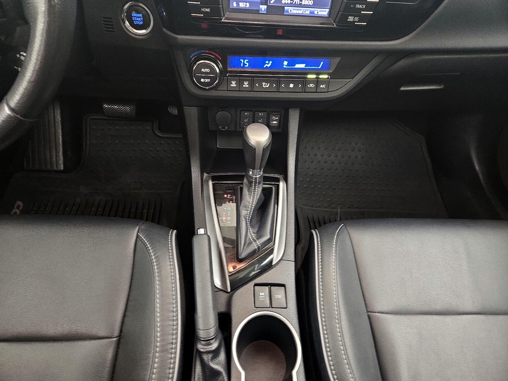 Thumbnail: 2015 Toyota Corolla - 18