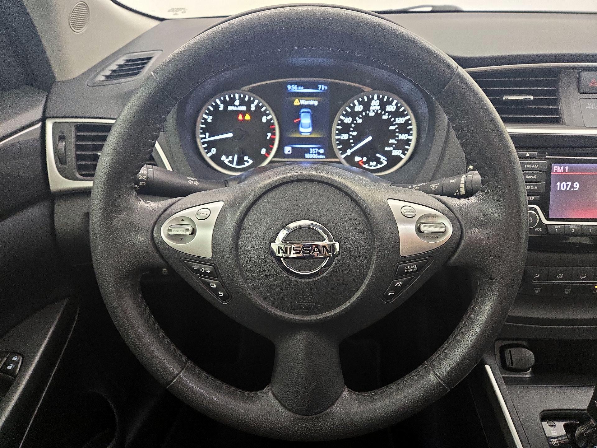 Thumbnail: 2016 Nissan Sentra - 10