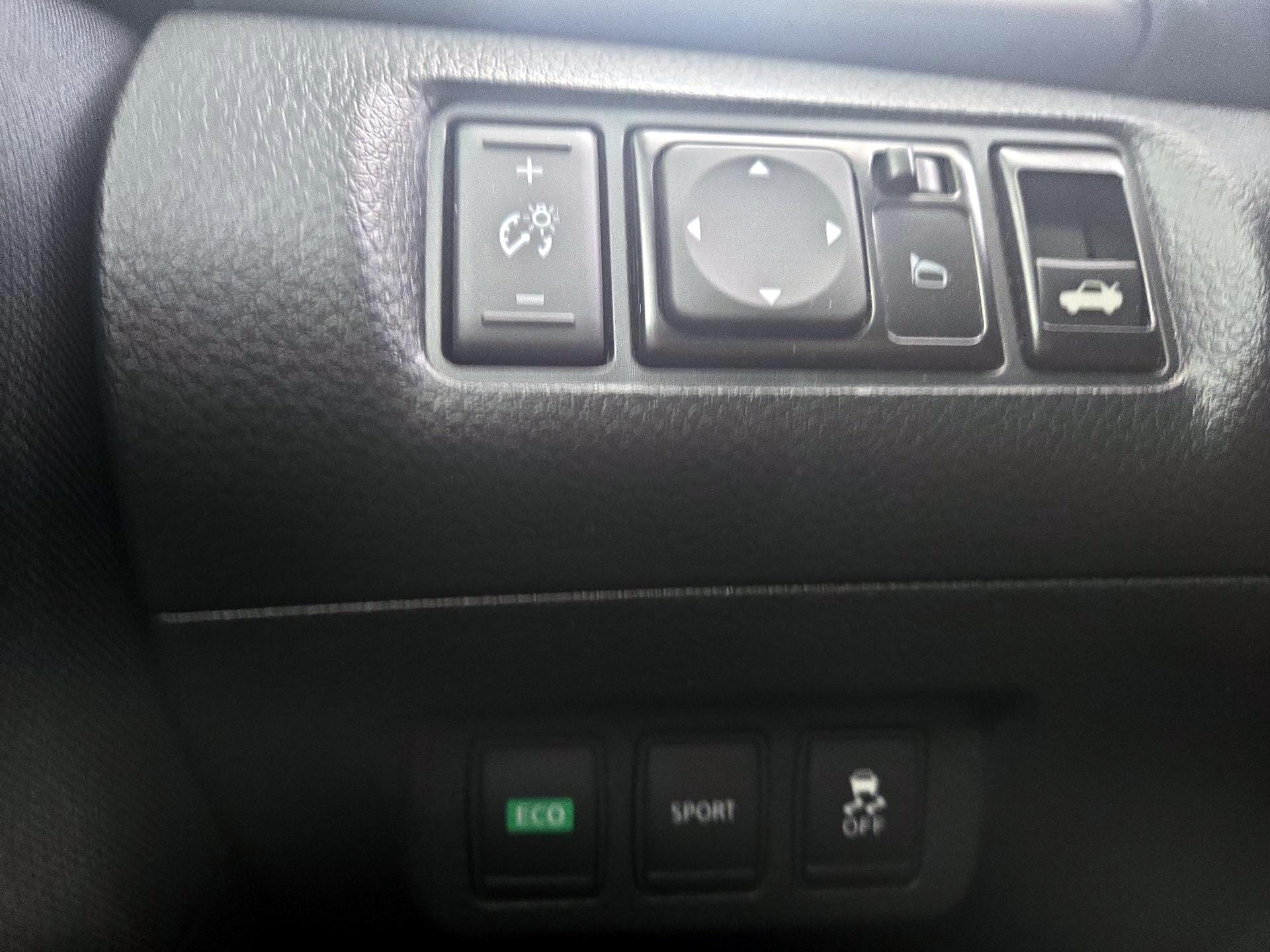 Thumbnail: 2016 Nissan Sentra - 13