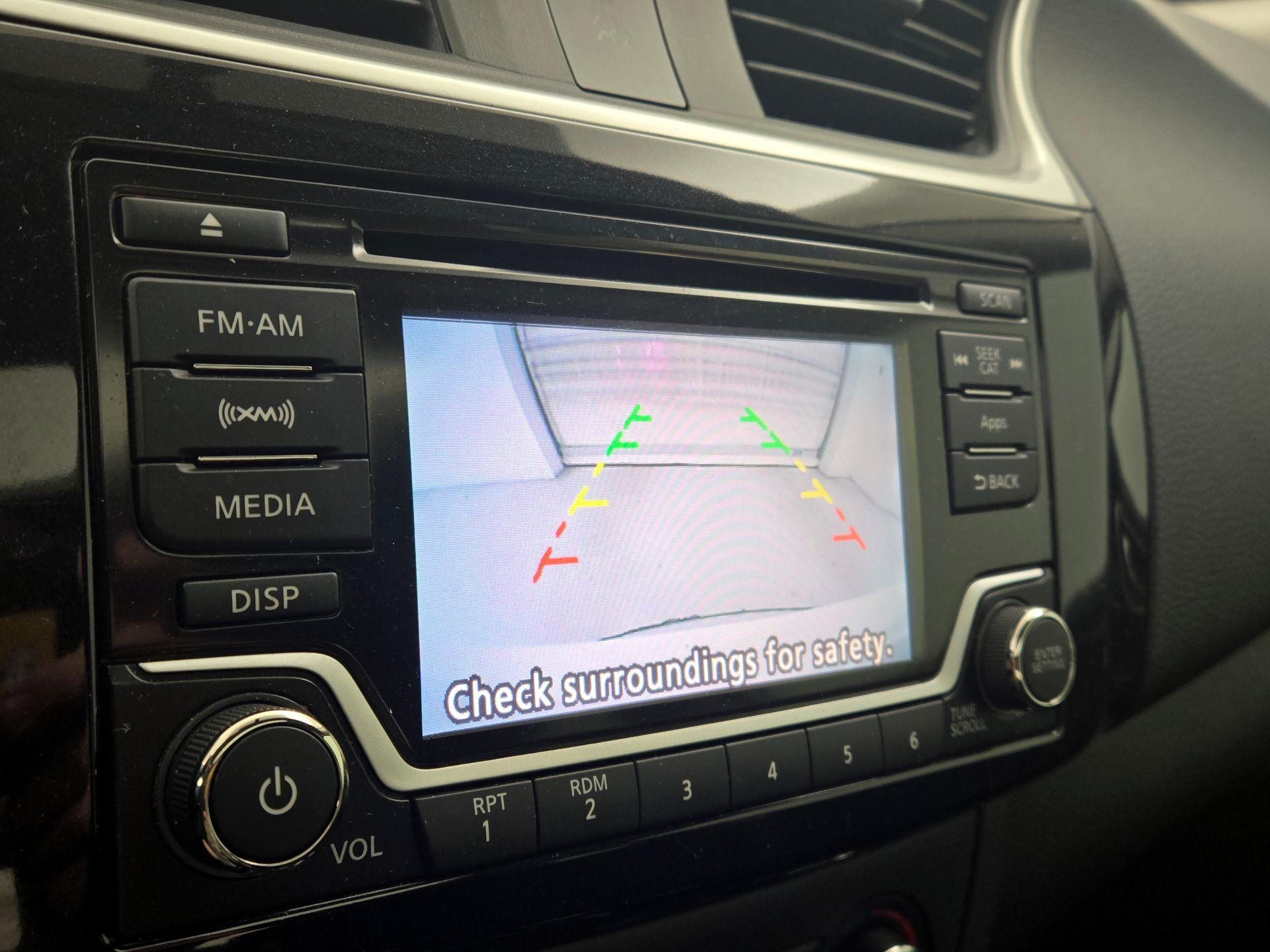 Thumbnail: 2016 Nissan Sentra - 14