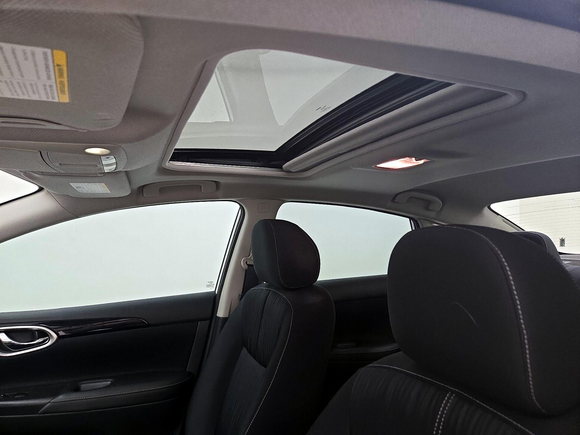 Thumbnail: 2016 Nissan Sentra - 19