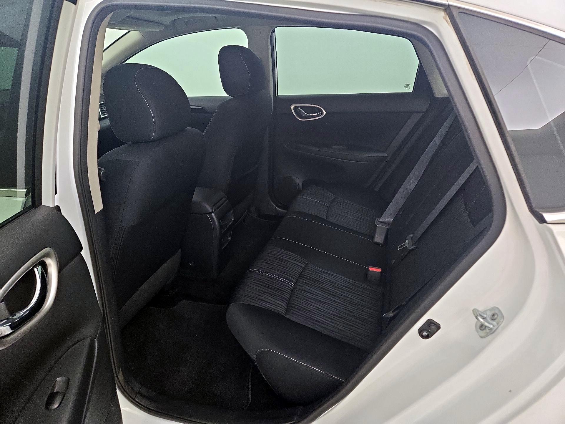 Thumbnail: 2016 Nissan Sentra - 20