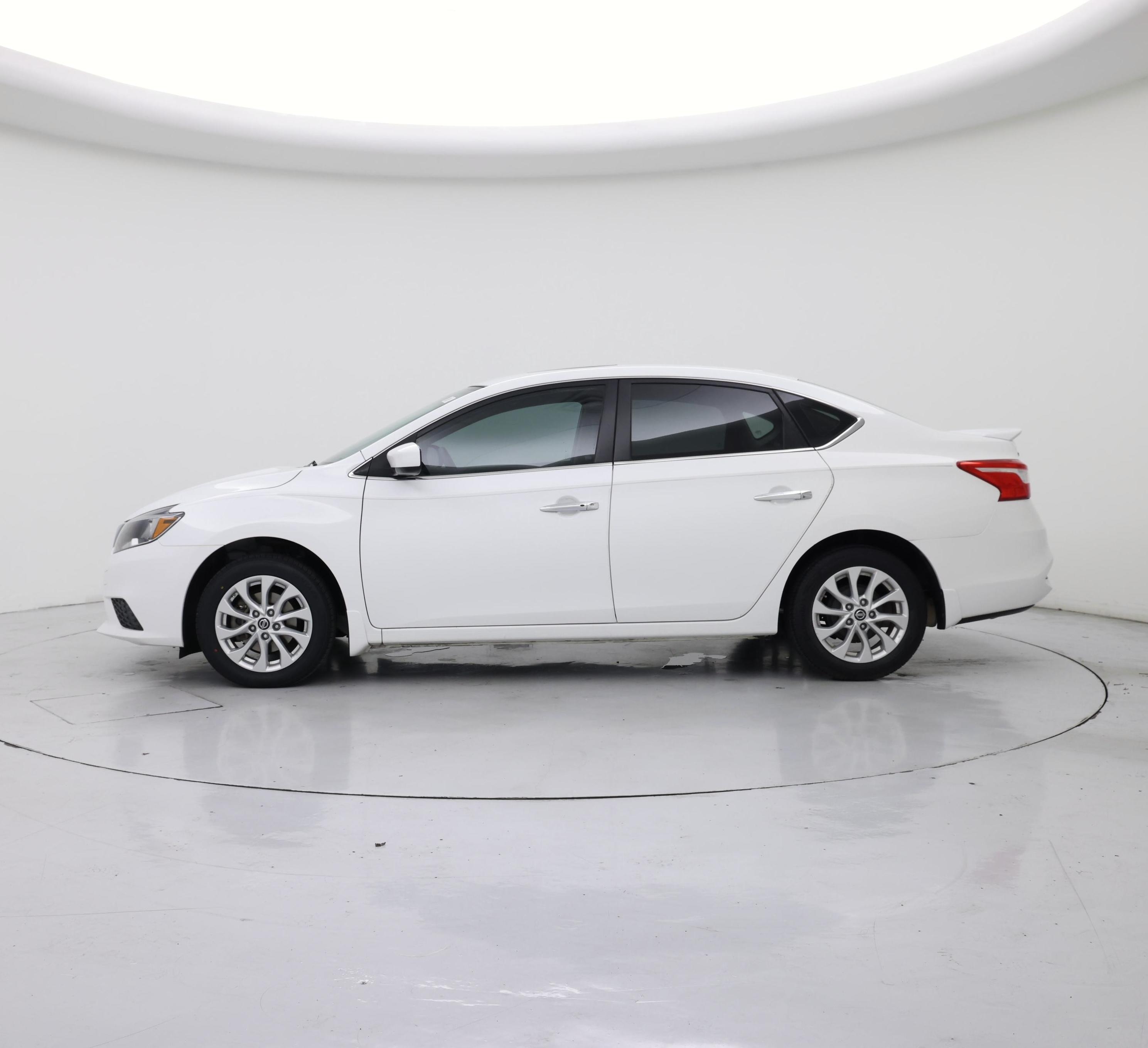 Thumbnail: 2016 Nissan Sentra - 3