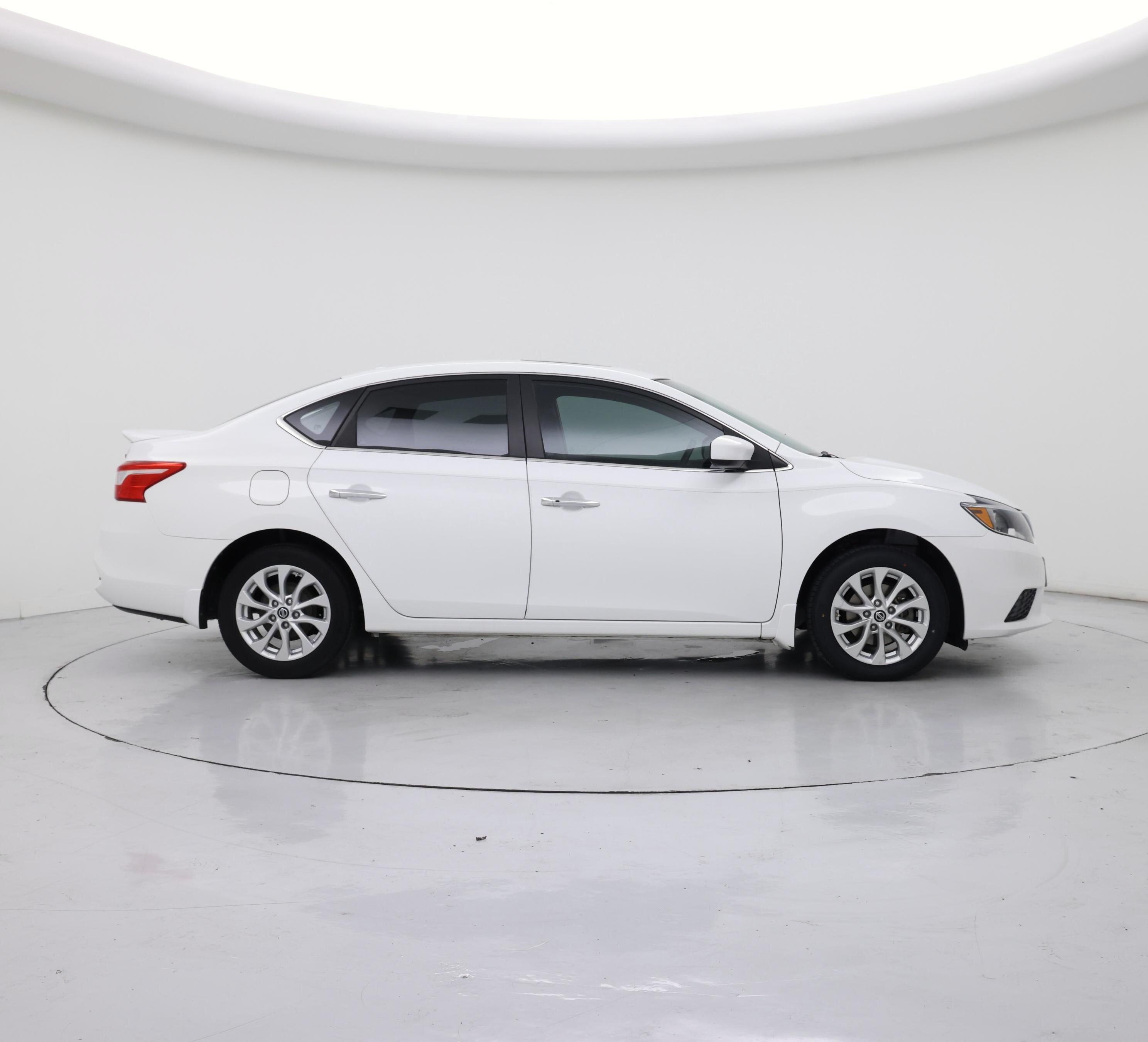 Thumbnail: 2016 Nissan Sentra - 7