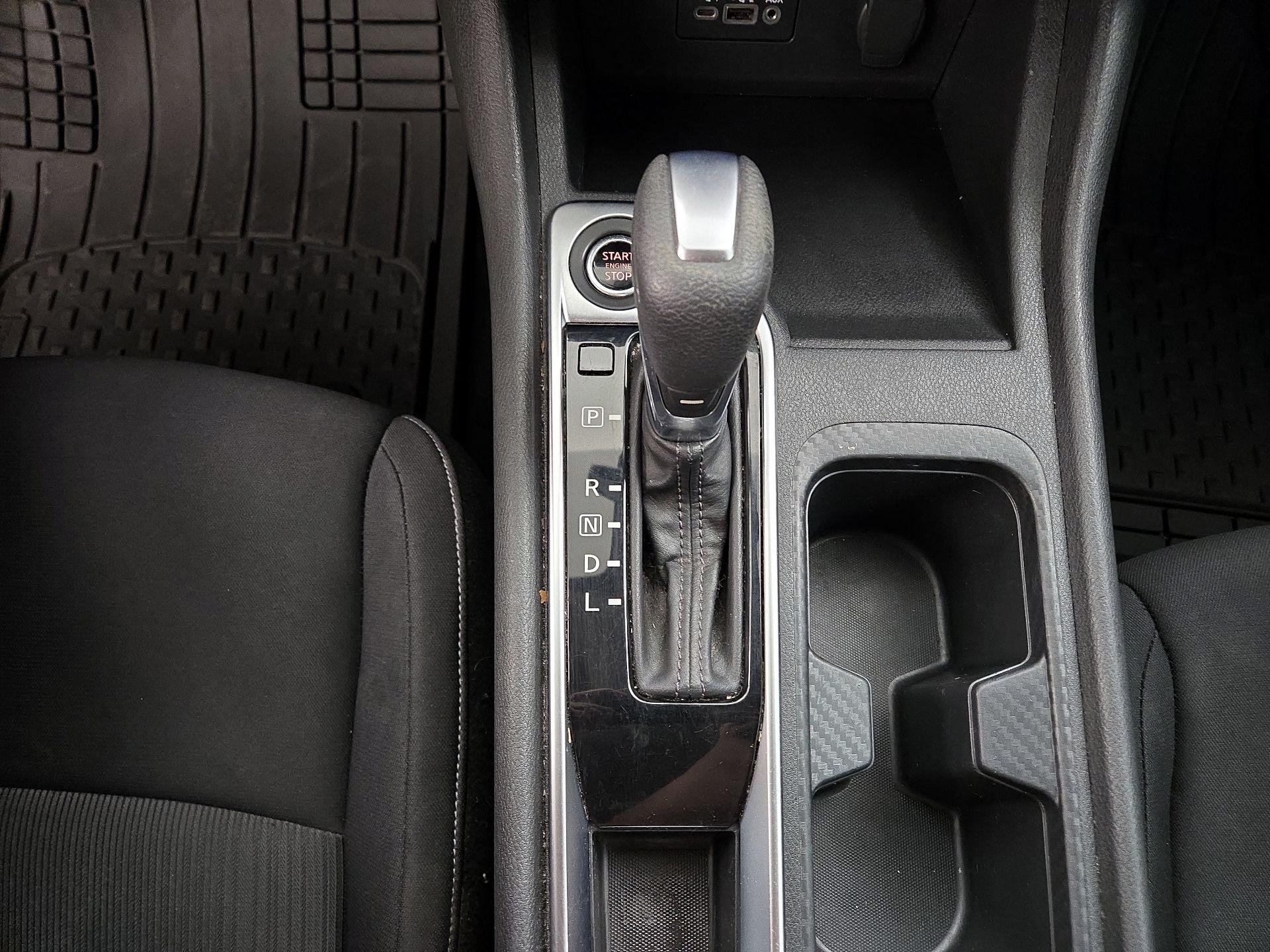 Thumbnail: 2021 Nissan Sentra - 17