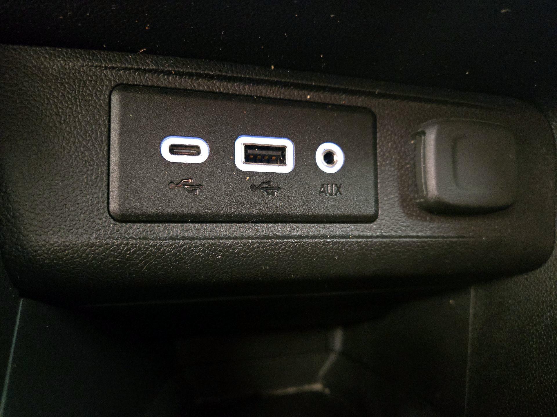 Thumbnail: 2020 Buick Encore GX - 18