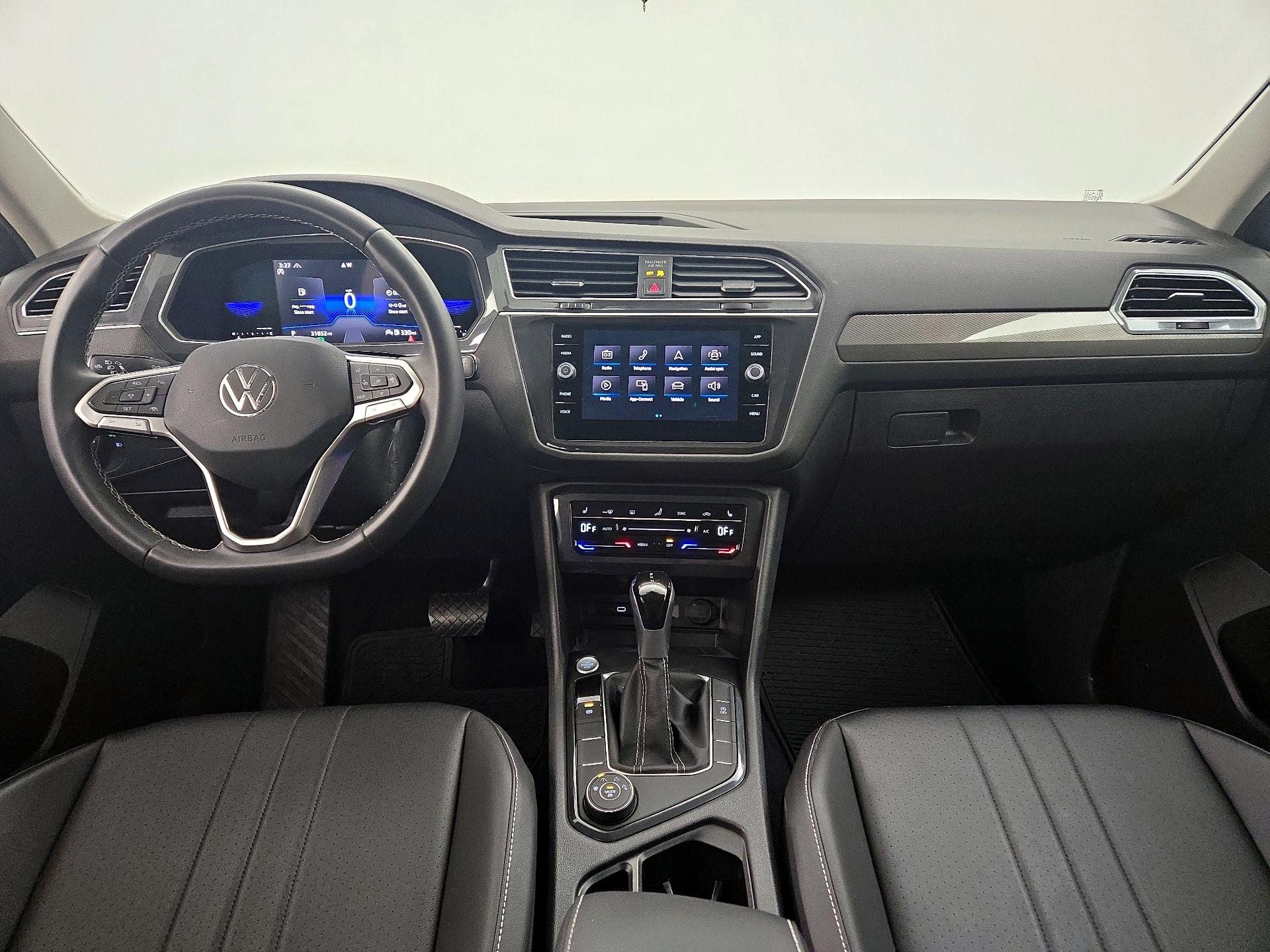 Thumbnail: 2022 Volkswagen Tiguan - 9