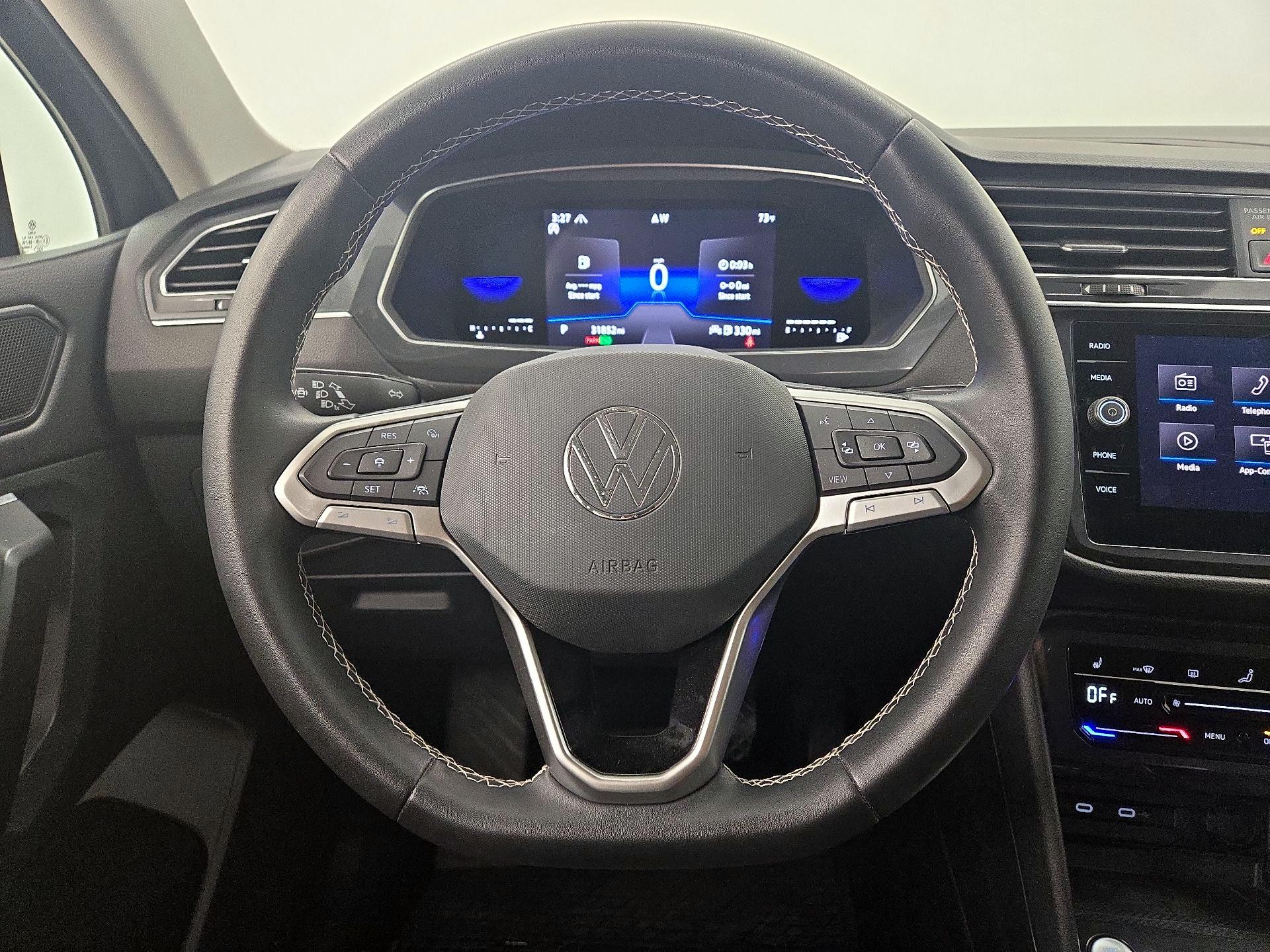 Thumbnail: 2022 Volkswagen Tiguan - 10