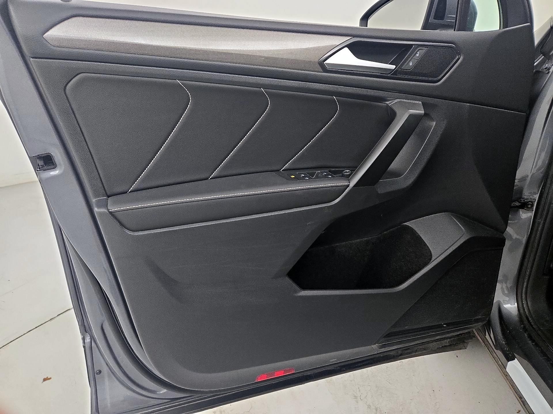 Thumbnail: 2022 Volkswagen Tiguan - 12