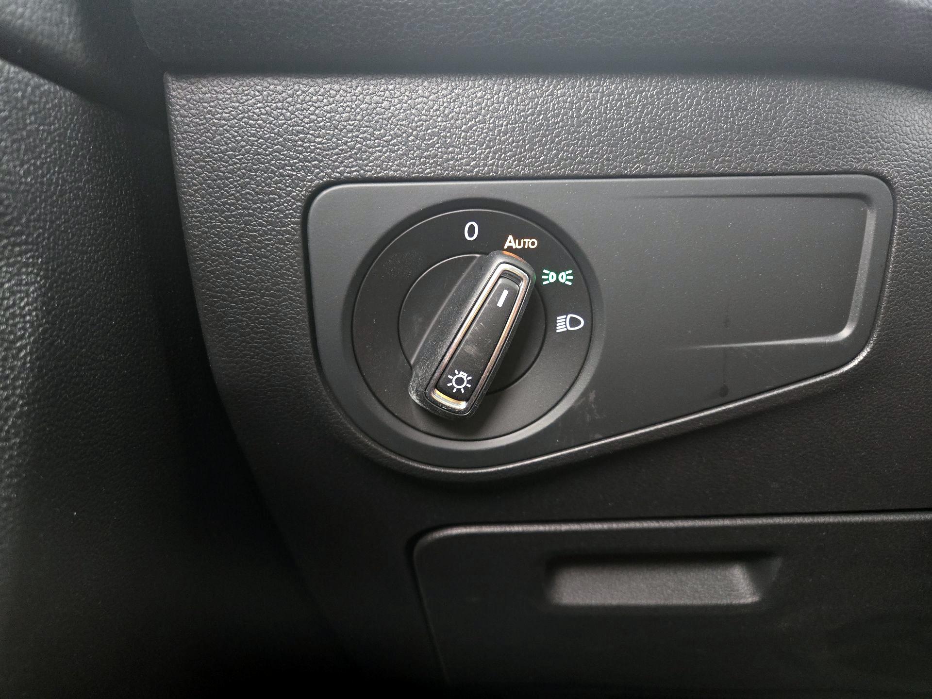 Thumbnail: 2022 Volkswagen Tiguan - 13