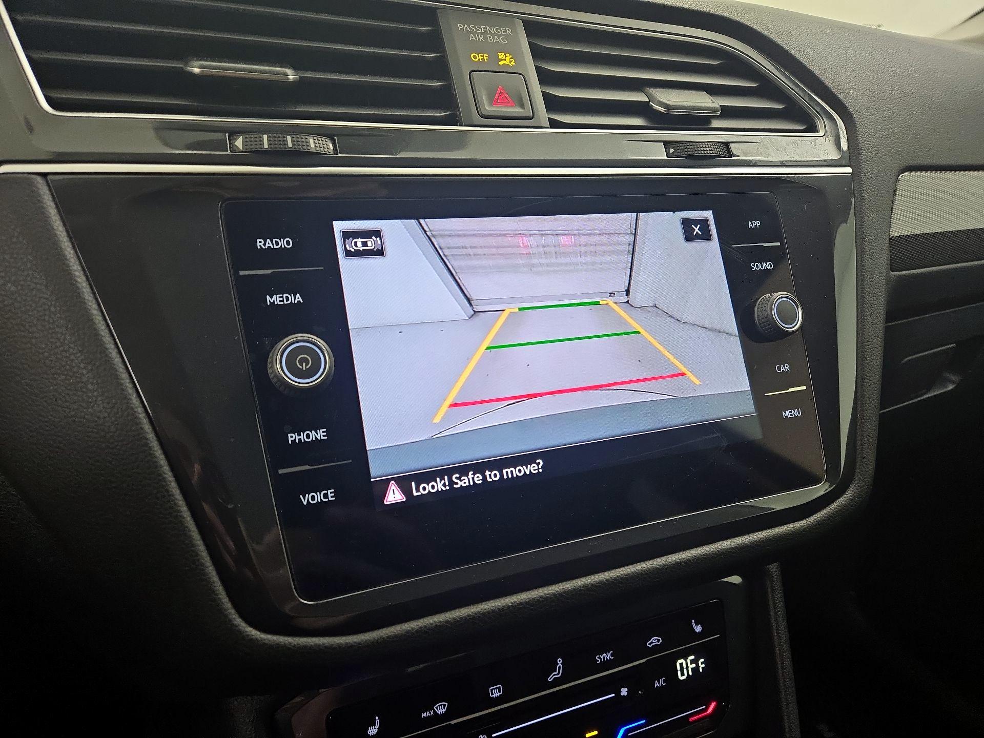 Thumbnail: 2022 Volkswagen Tiguan - 14