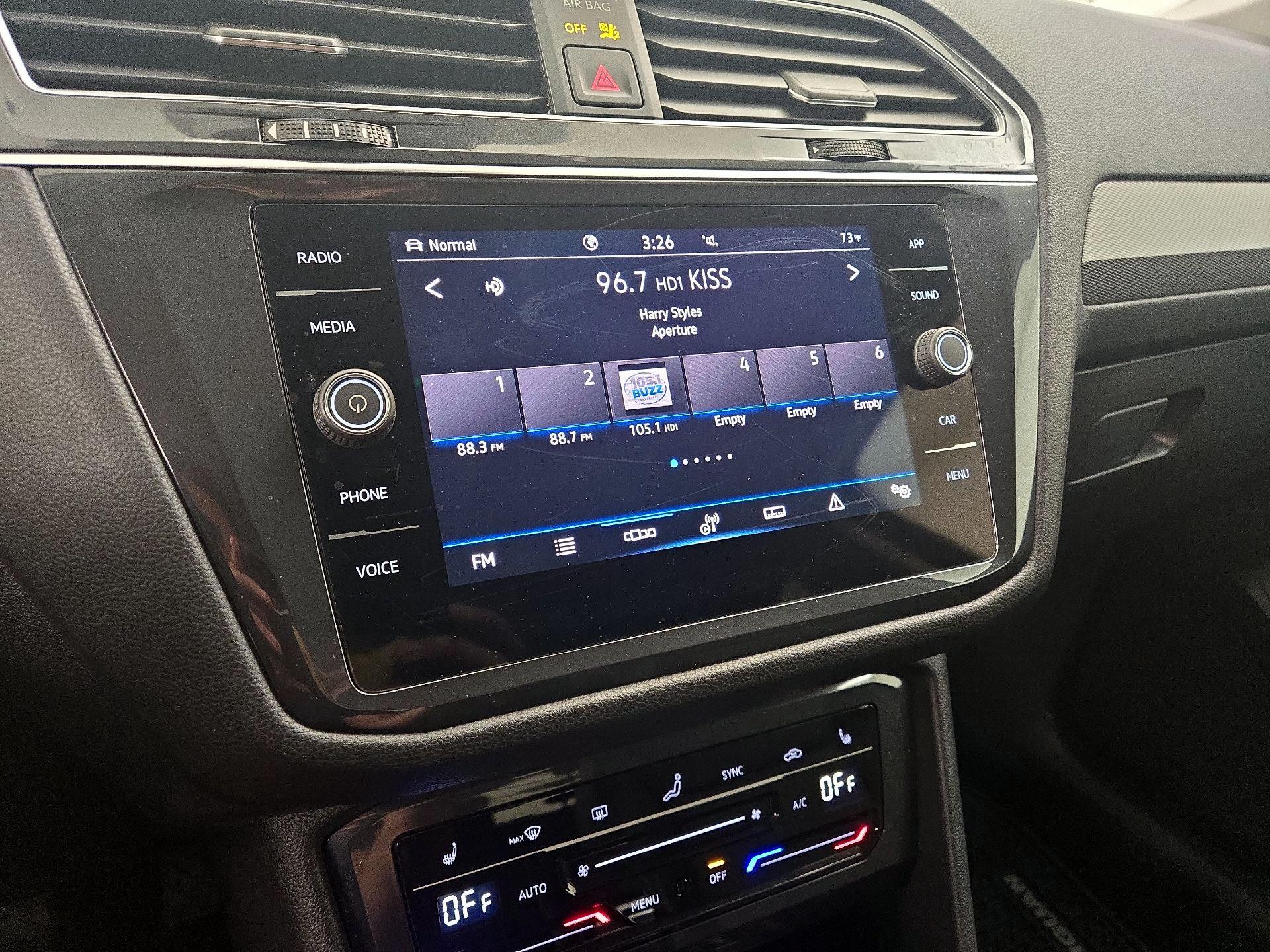 Thumbnail: 2022 Volkswagen Tiguan - 15