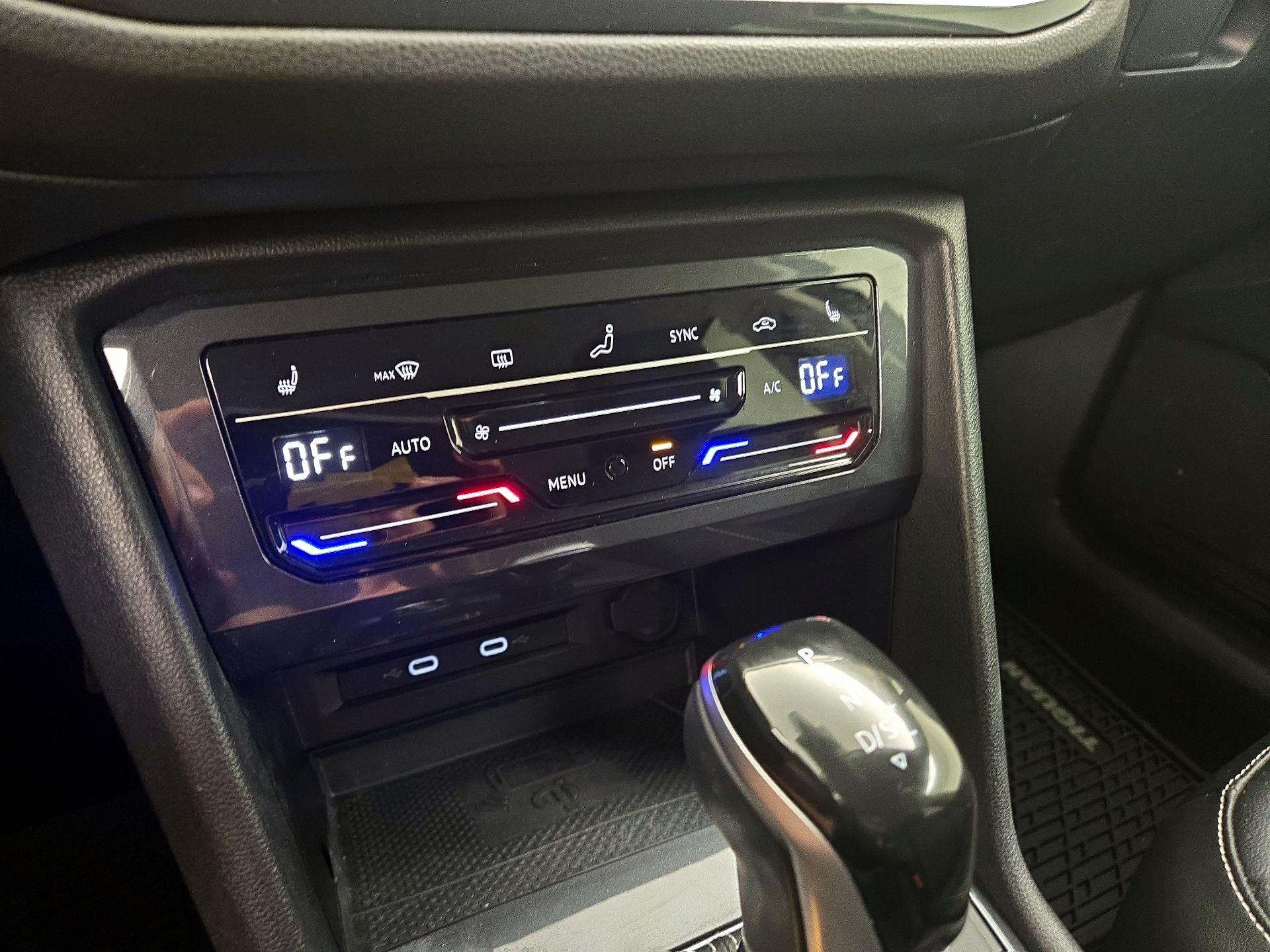 Thumbnail: 2022 Volkswagen Tiguan - 16