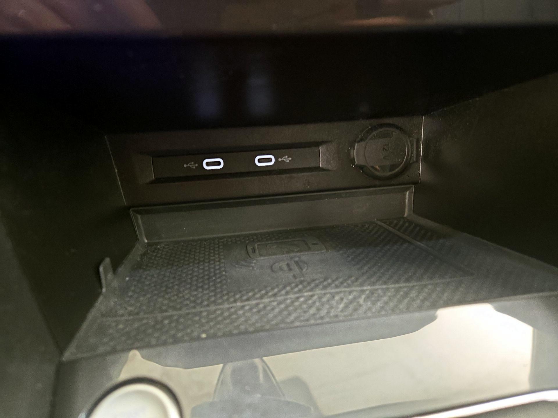 Thumbnail: 2022 Volkswagen Tiguan - 18