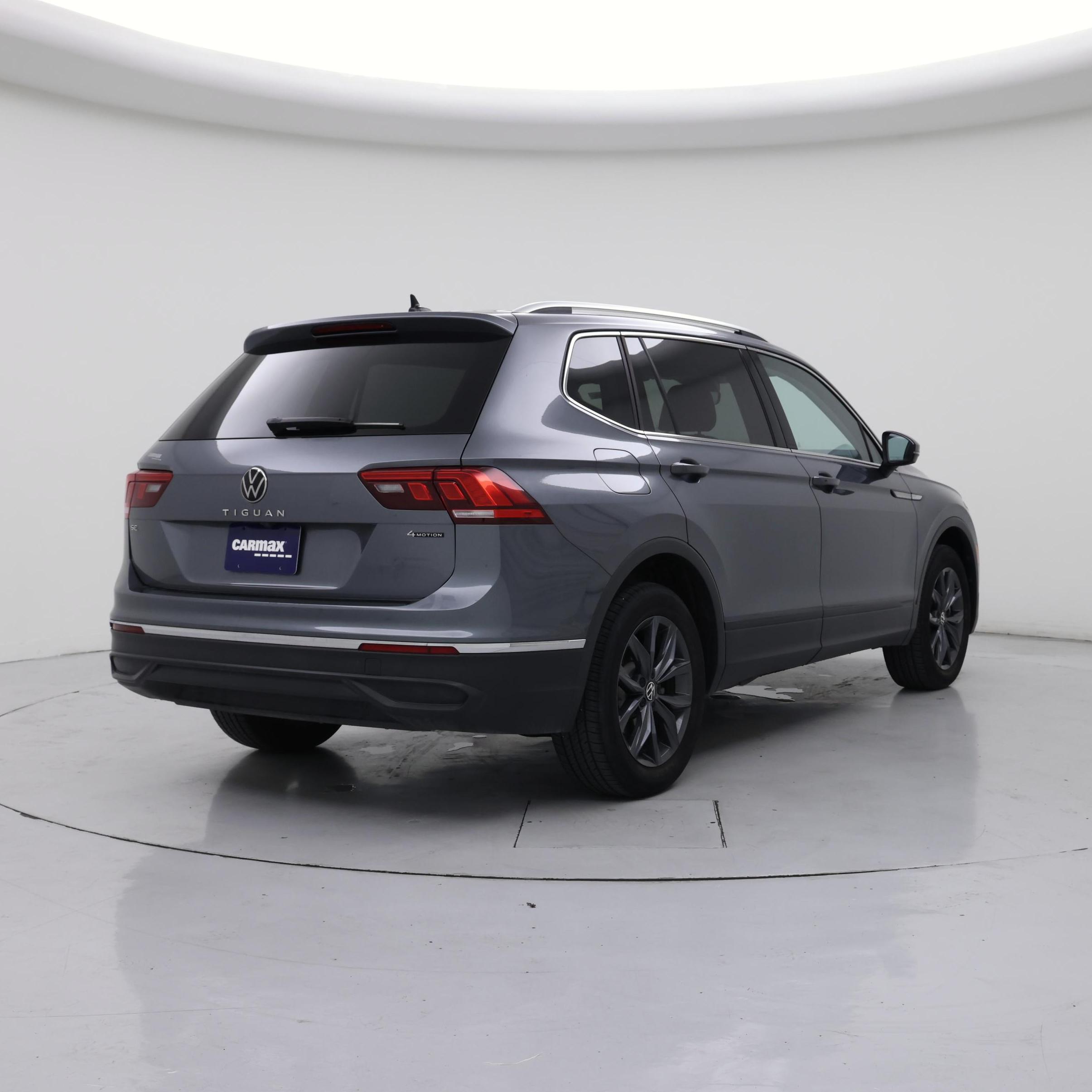 Thumbnail: 2022 Volkswagen Tiguan - 8