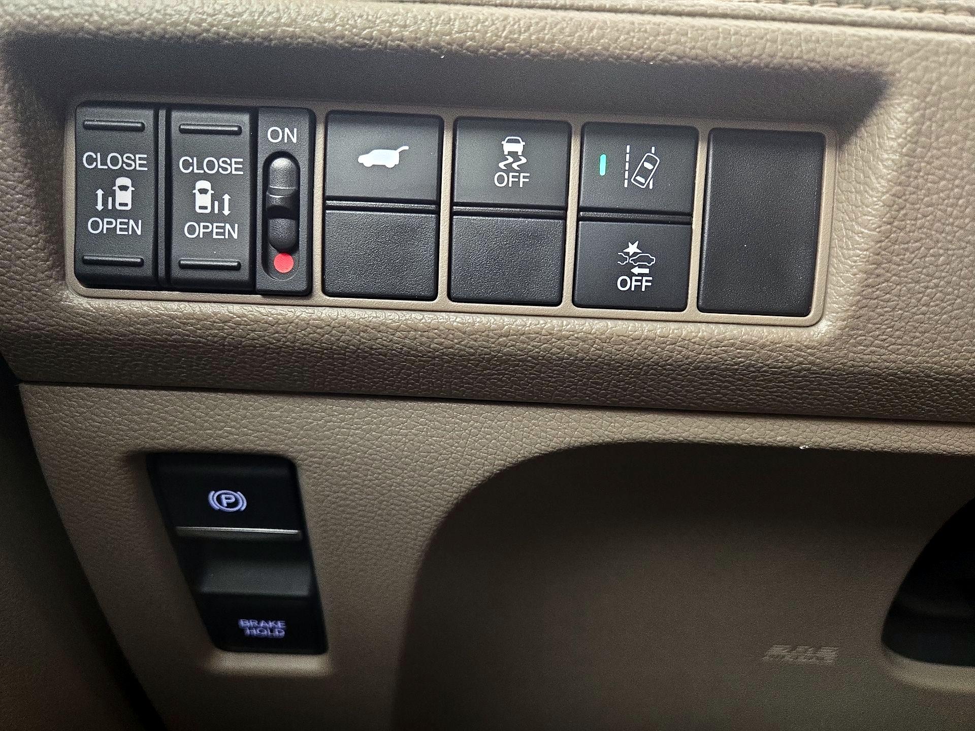 Thumbnail: 2020 Honda Odyssey - 13