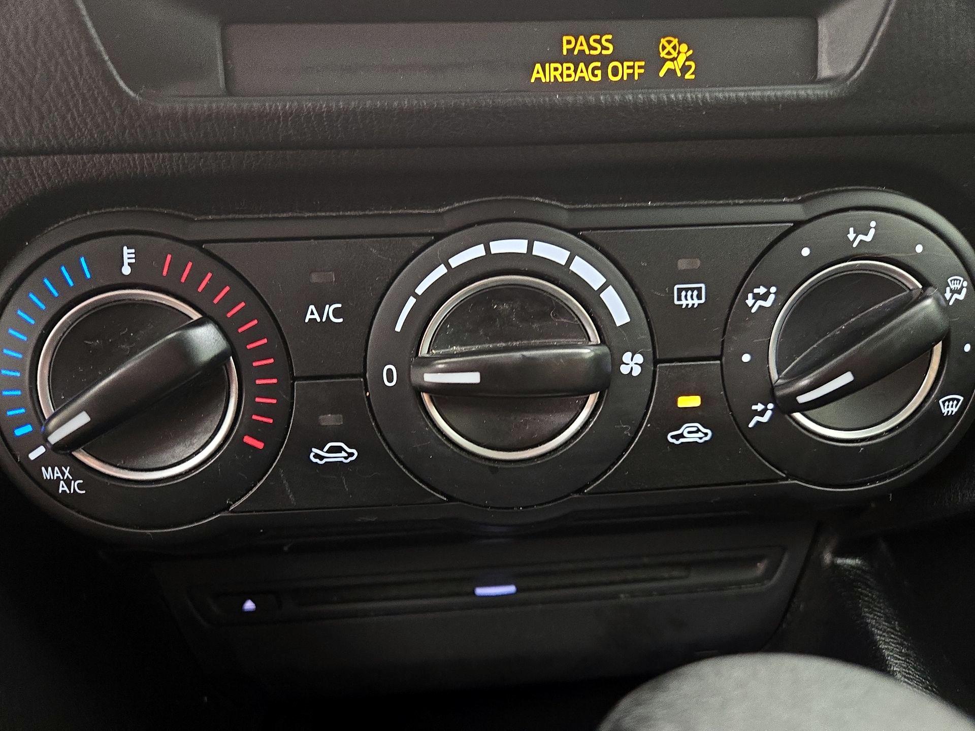 Thumbnail: 2014 Mazda Mazda3 - 15