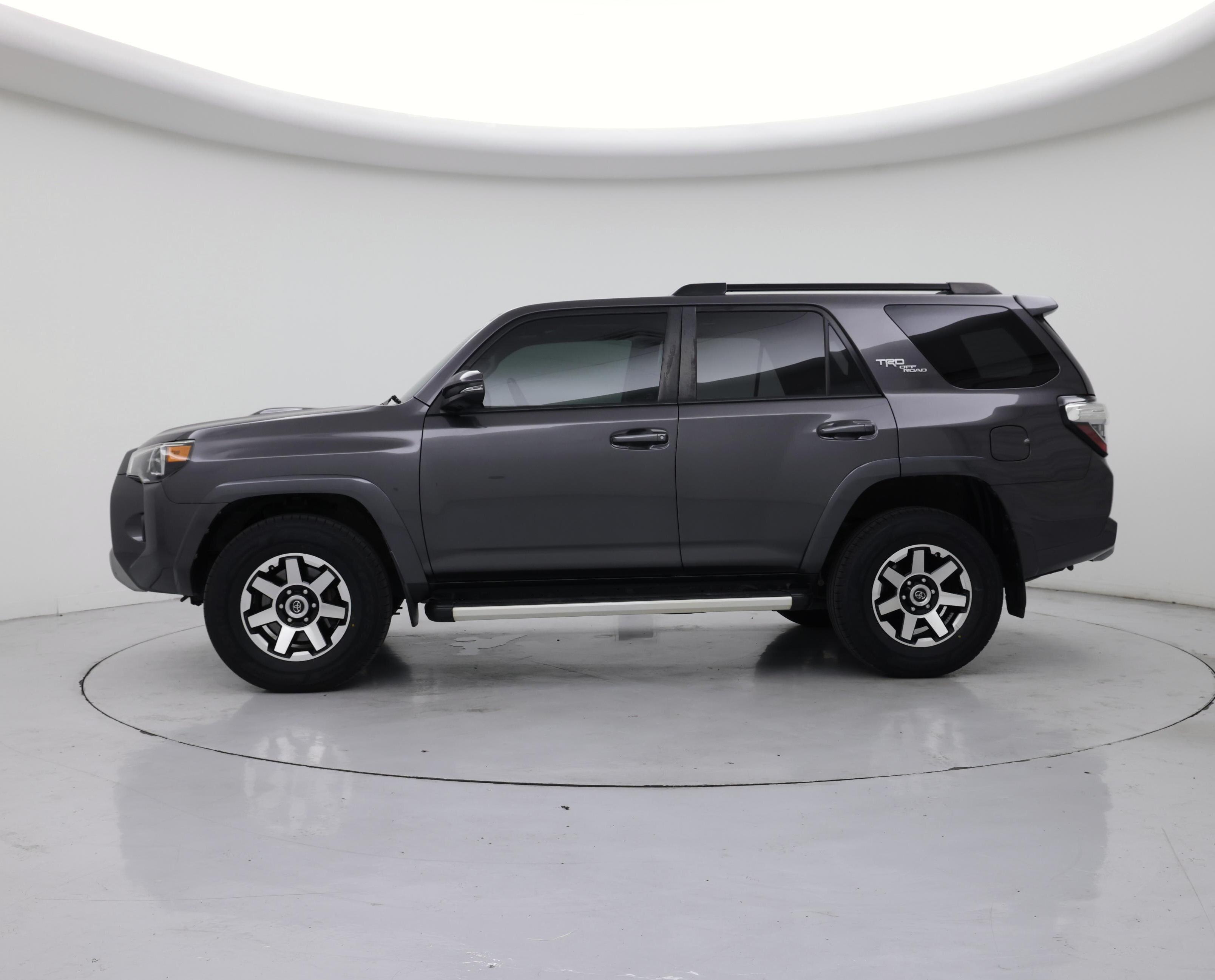 Thumbnail: 2019 Toyota 4Runner - 3