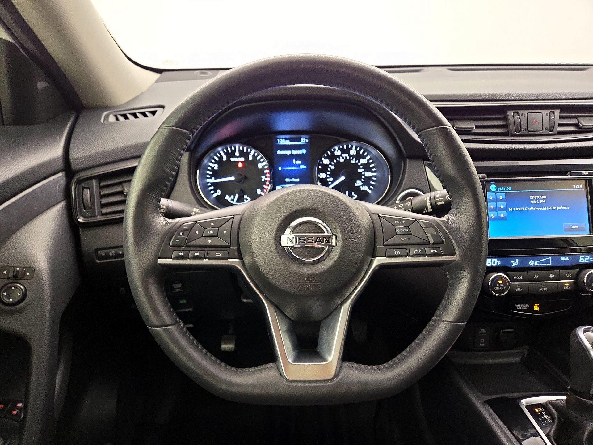 Thumbnail: 2017 Nissan Rogue - 10