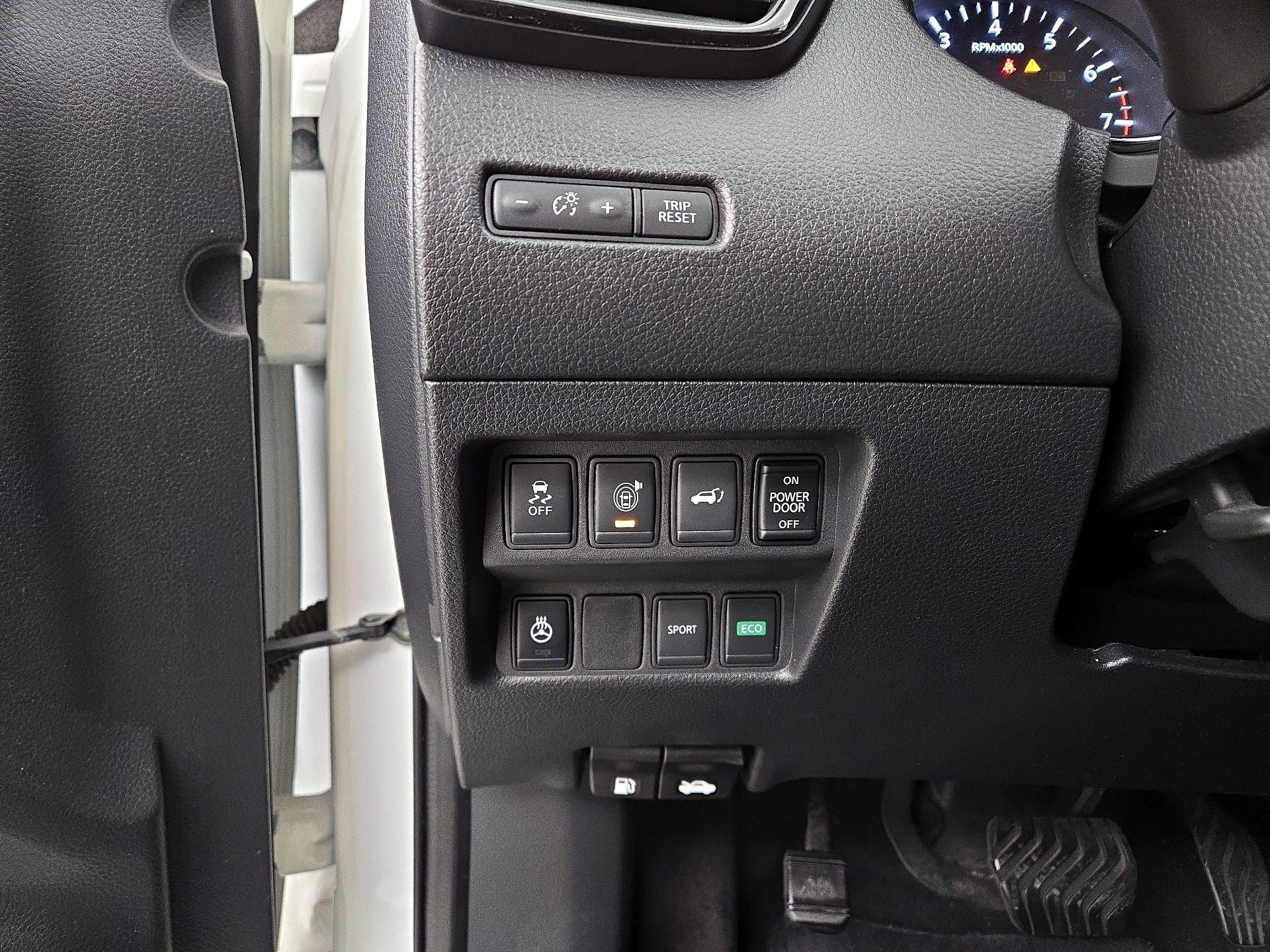 Thumbnail: 2017 Nissan Rogue - 13