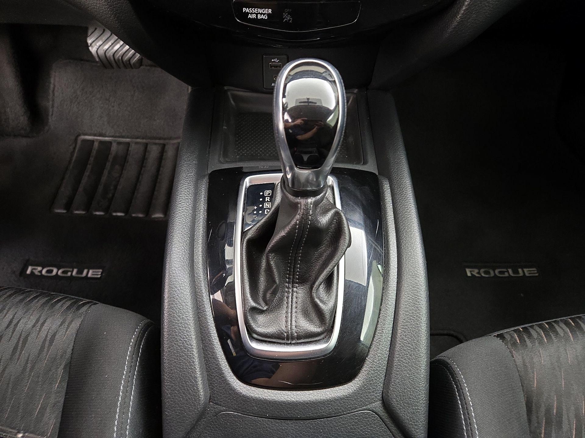 Thumbnail: 2017 Nissan Rogue - 17